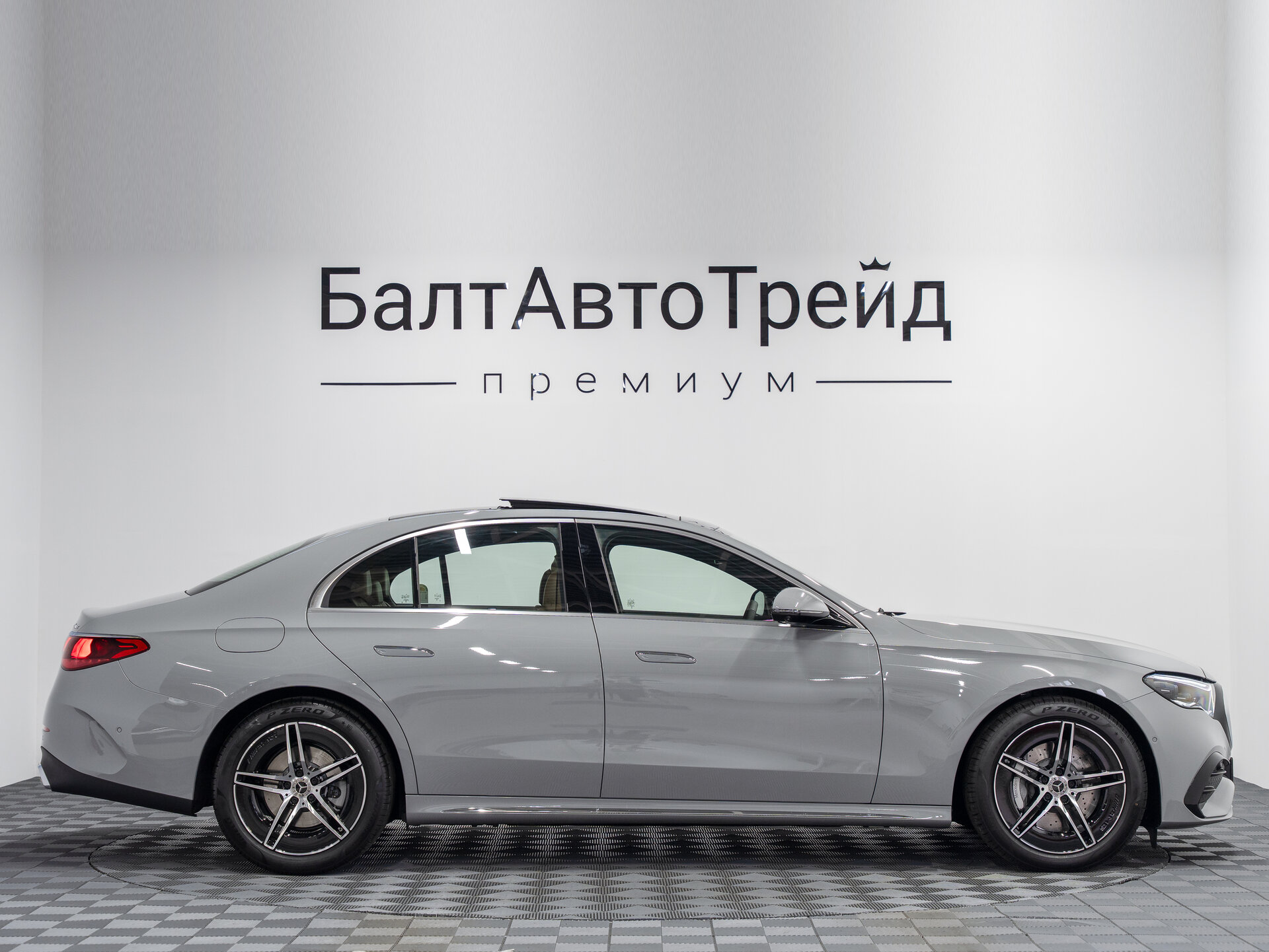 Автомобиль Mercedes-Benz E-Класс 300 2.0 AT (258 л.с.) 4WD - 6