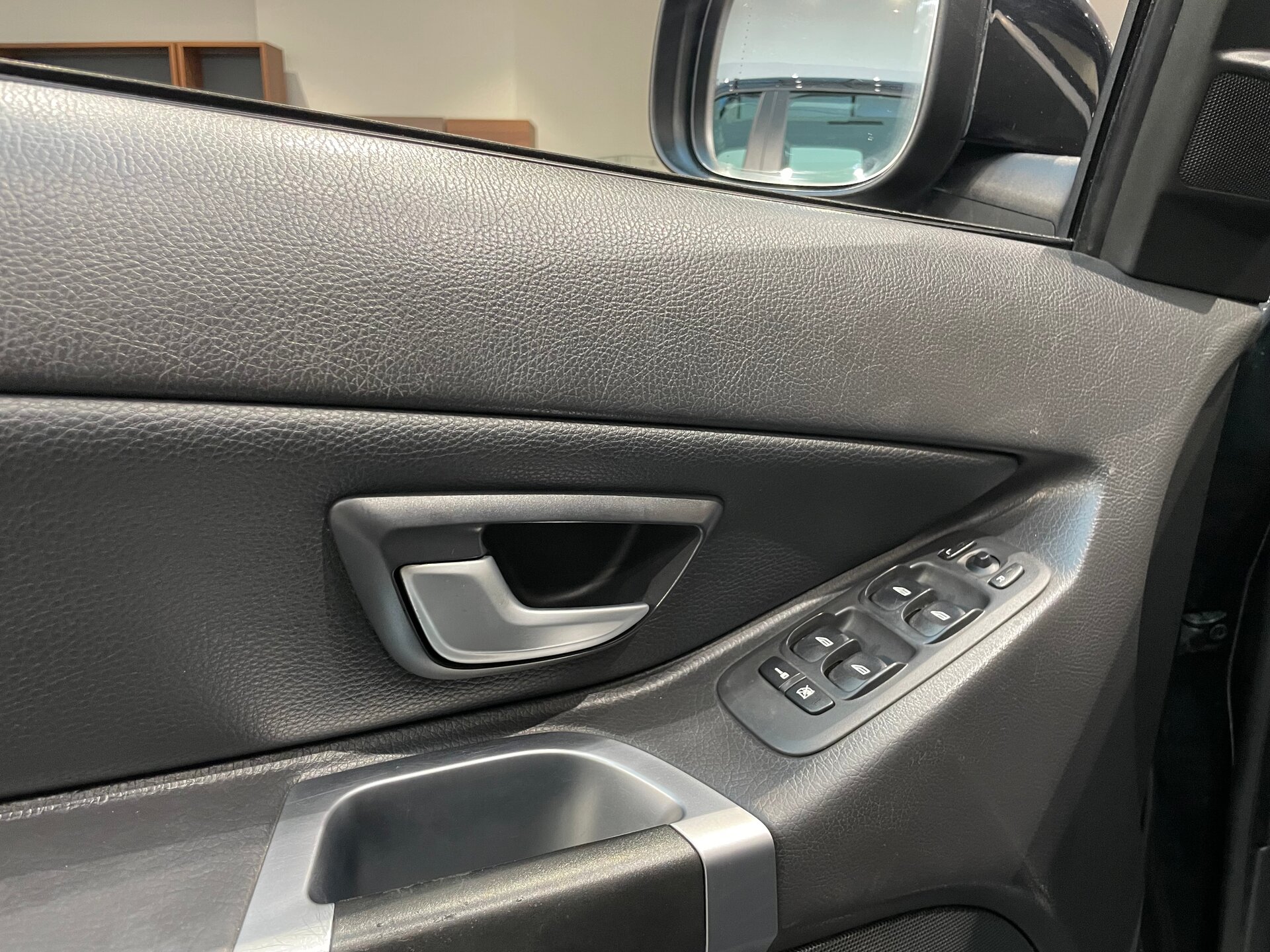 Автомобиль Volvo XC90 2.5 AT (210 л.с.) 4WD - 20