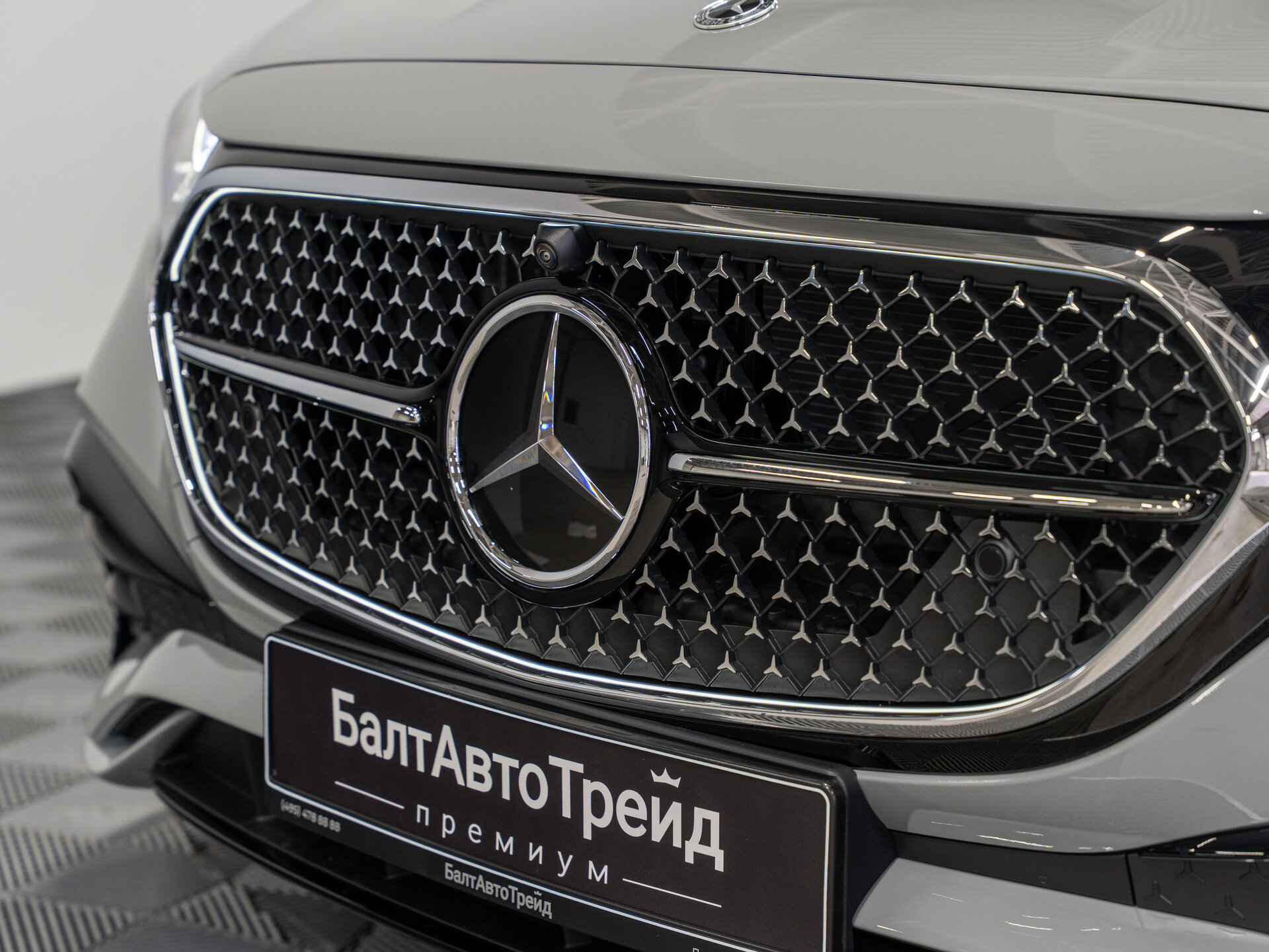 Автомобиль Mercedes-Benz E-Класс 300 2.0 AT (258 л.с.) 4WD - 2