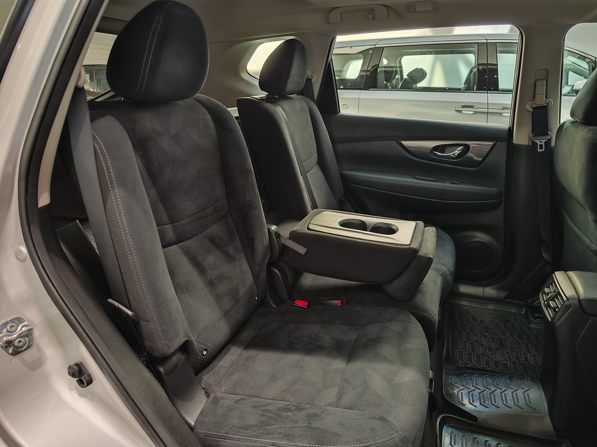 Автомобиль Nissan X-Trail 2.0 CVT (144 л.с.) 4WD - 13