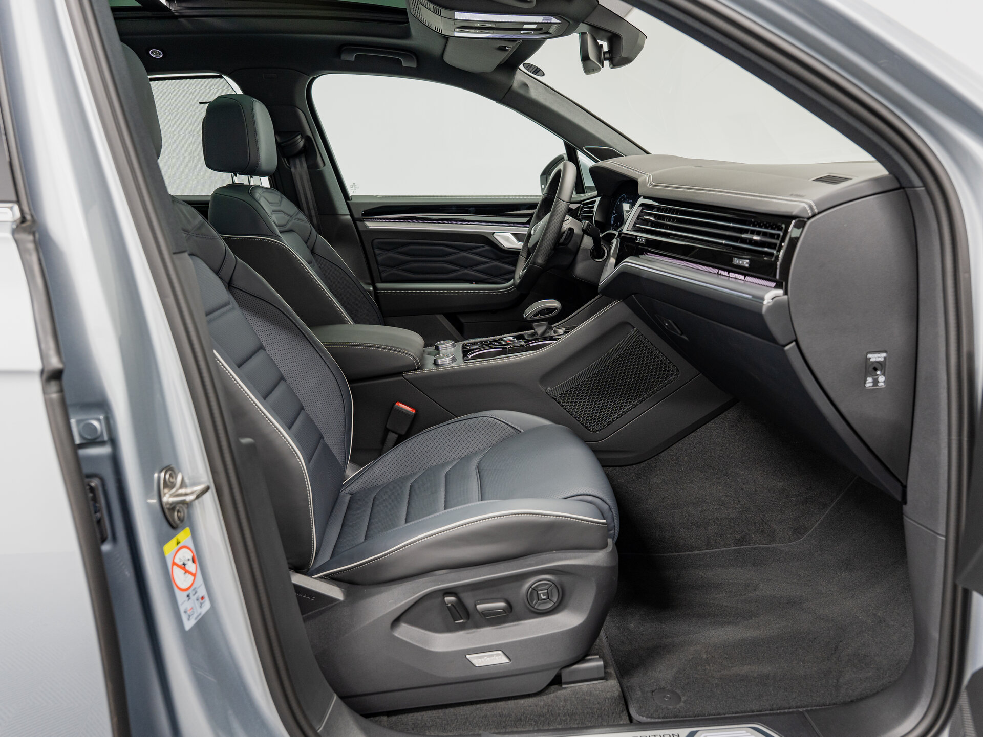 Автомобиль Volkswagen Touareg 3.0d AT (286 л.с.) 4WD - 13