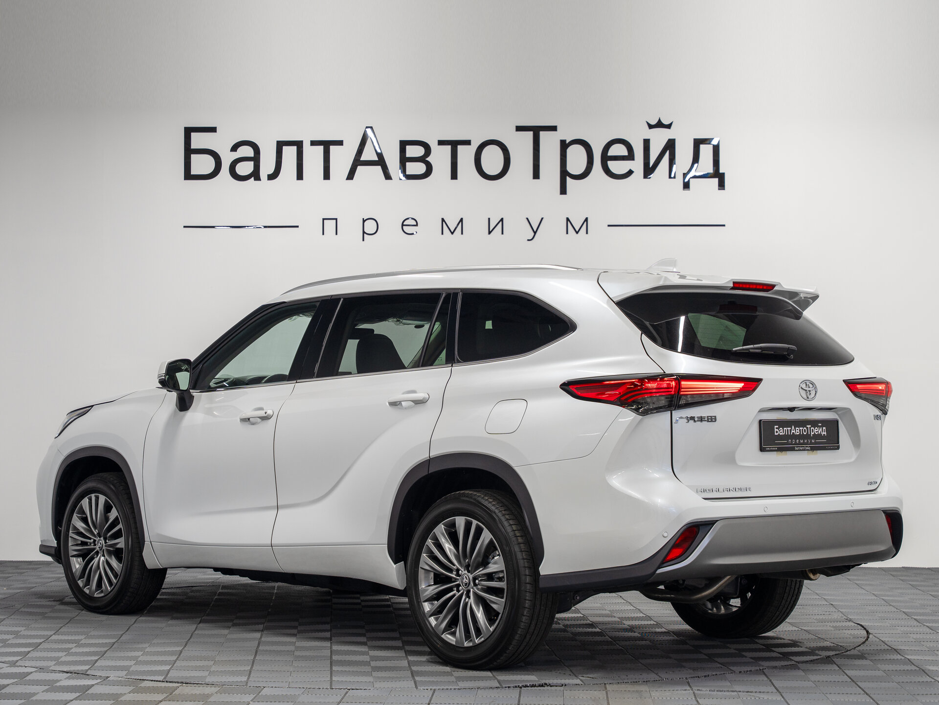 Автомобиль Toyota Highlander 2.0 AT (248 л.с.) 4WD - 9