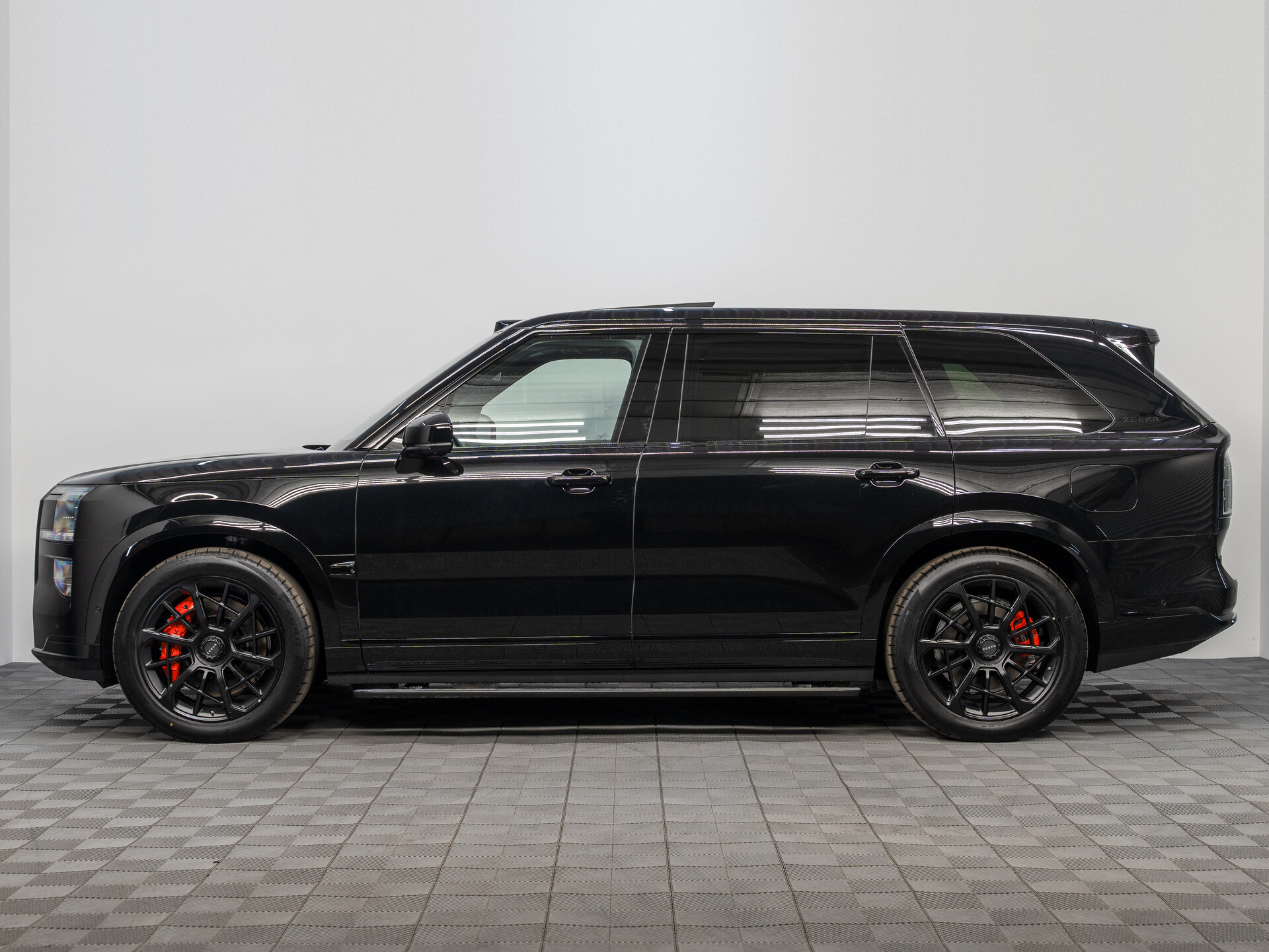 Автомобиль Zeekr 9X 55 kWh (до 3.5 т) 2.0hyb AT (898 л.с.) 4WD - 6