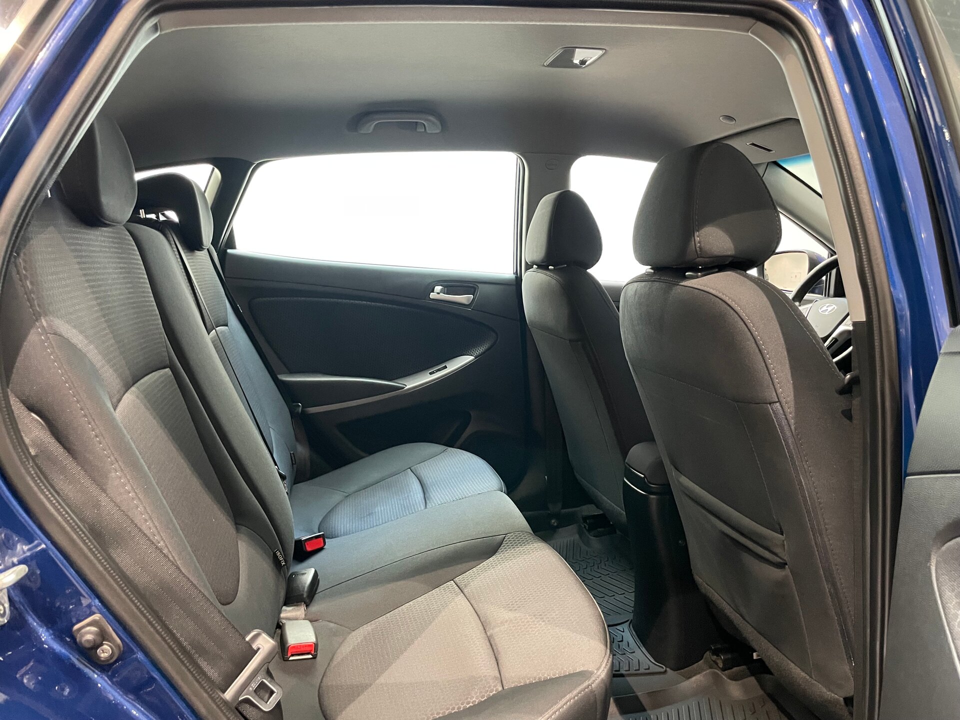Автомобиль Hyundai Solaris 1.6 AT (123 л.с.) - 10