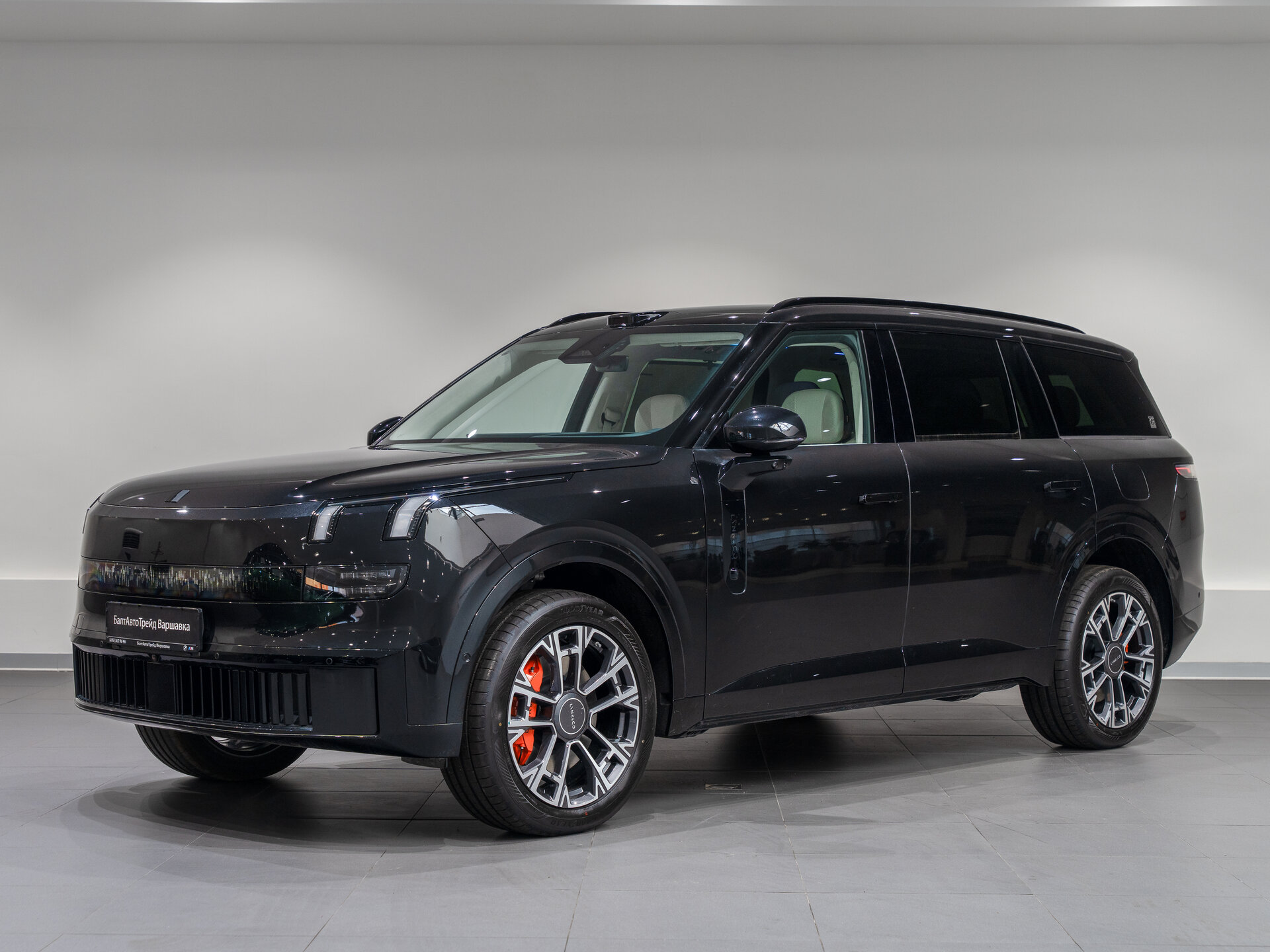 Автомобиль Lynk & Co 900 2.0hyb AT (734 л.с.) 4WD - 1