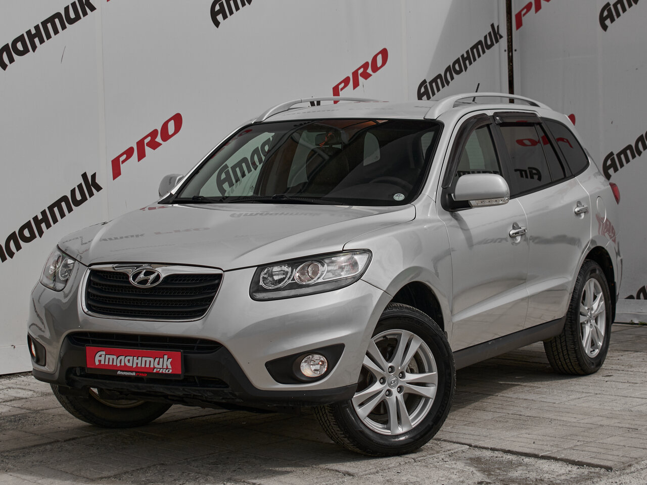 Купить Hyundai Santa Fe 2.4 AT (174 л.с.) 4WD, 2011 в Екатеренбурге