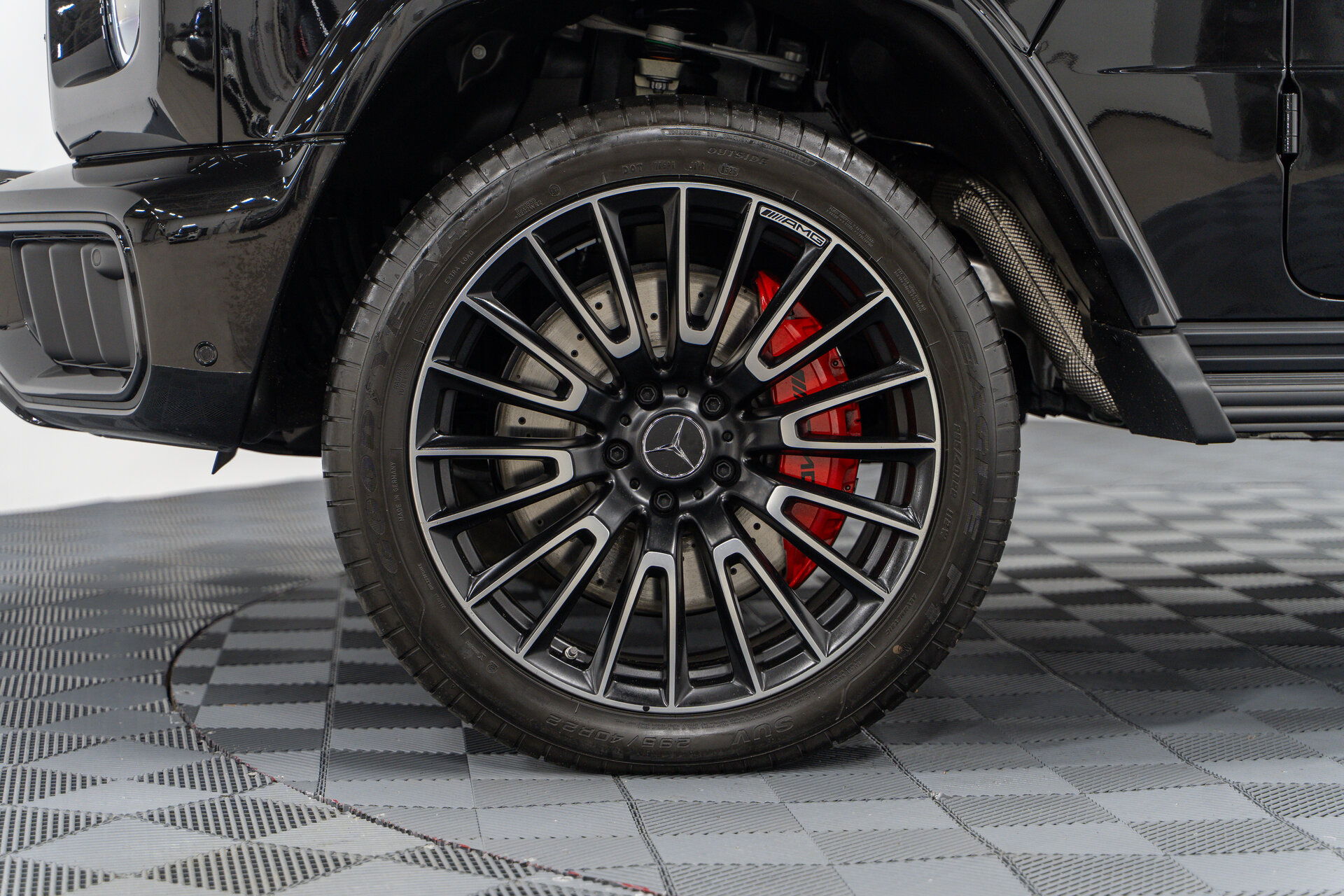 Автомобиль Mercedes-Benz G-Класс AMG 63 AMG 4.0 AT (585 л.с.) 4WD - 6