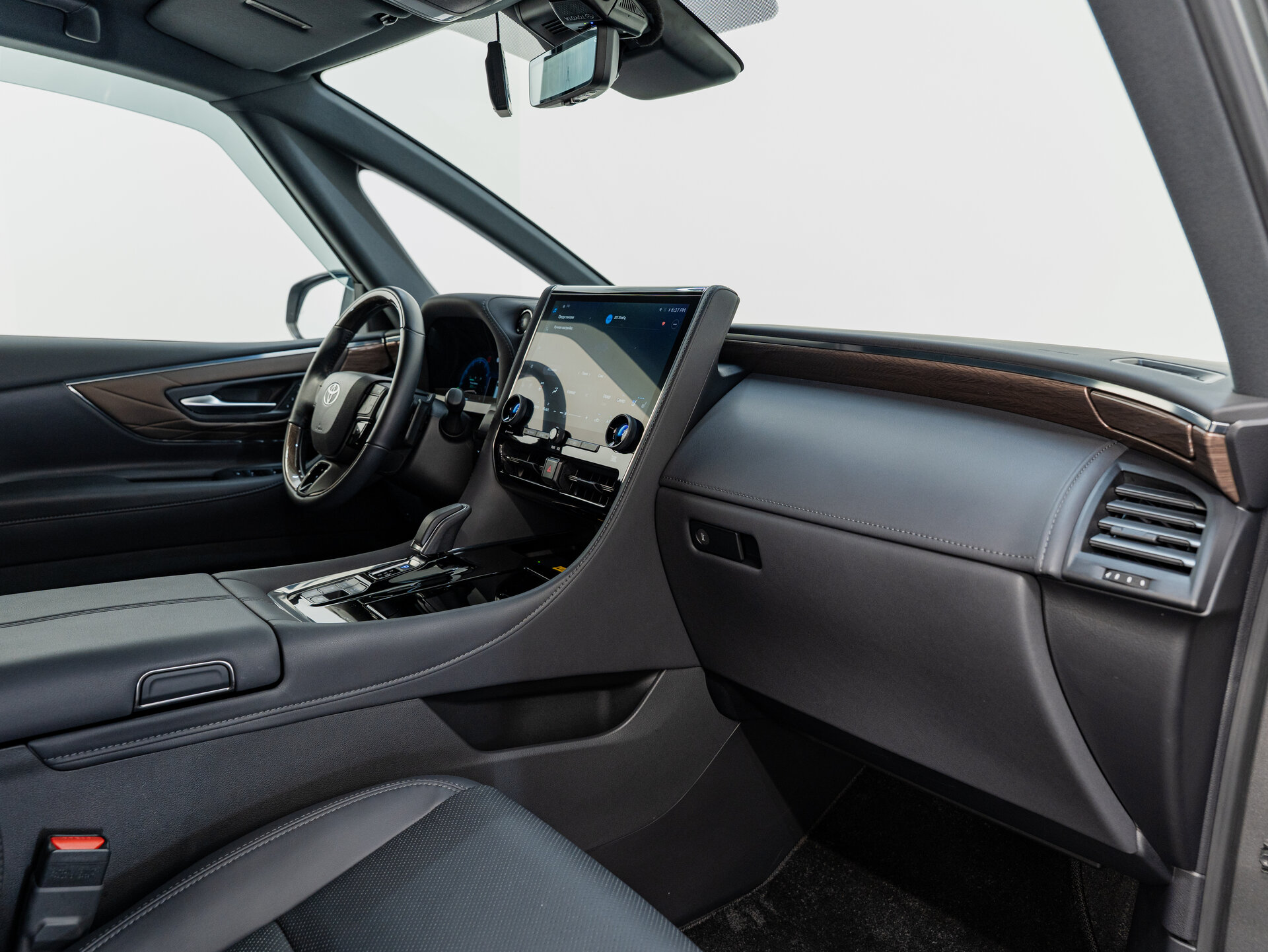 Автомобиль Toyota Alphard 2.5hyb CVT (190 л.с.) 4WD - 11