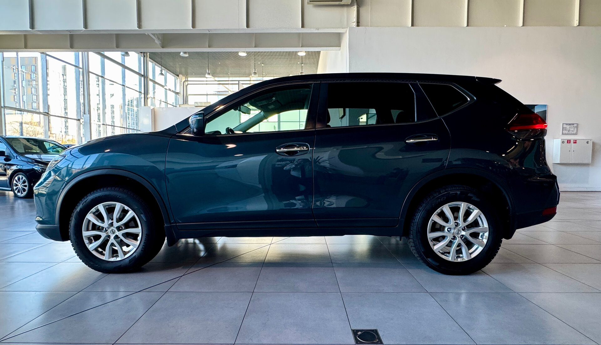 БУ автомобиль Nissan X-Trail 2018  2.0 л ( 144 л. с.) Синий с пробегом 114937 км