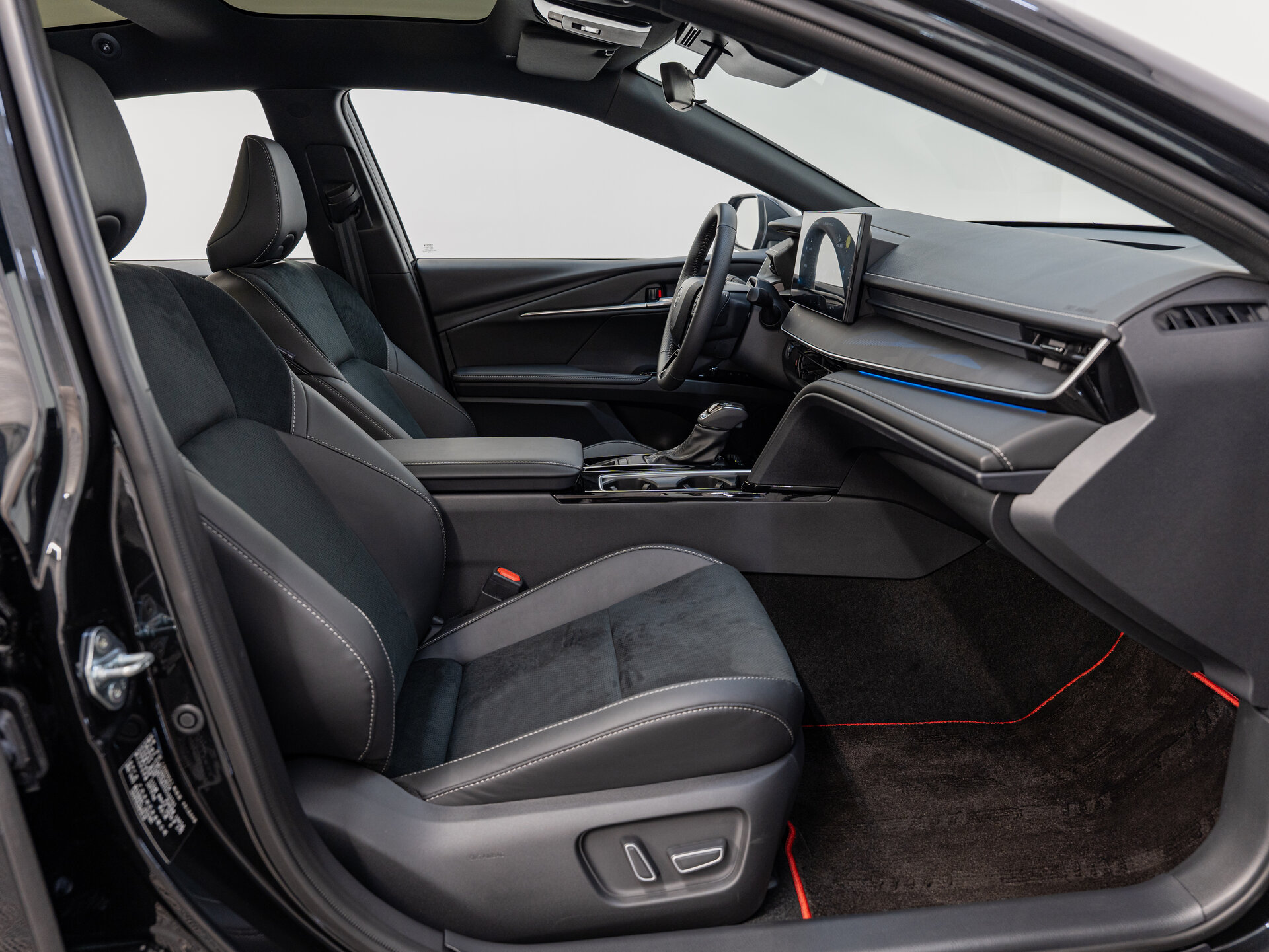 Автомобиль Toyota Camry 2.0hyb CVT (231 л.с.) - 10
