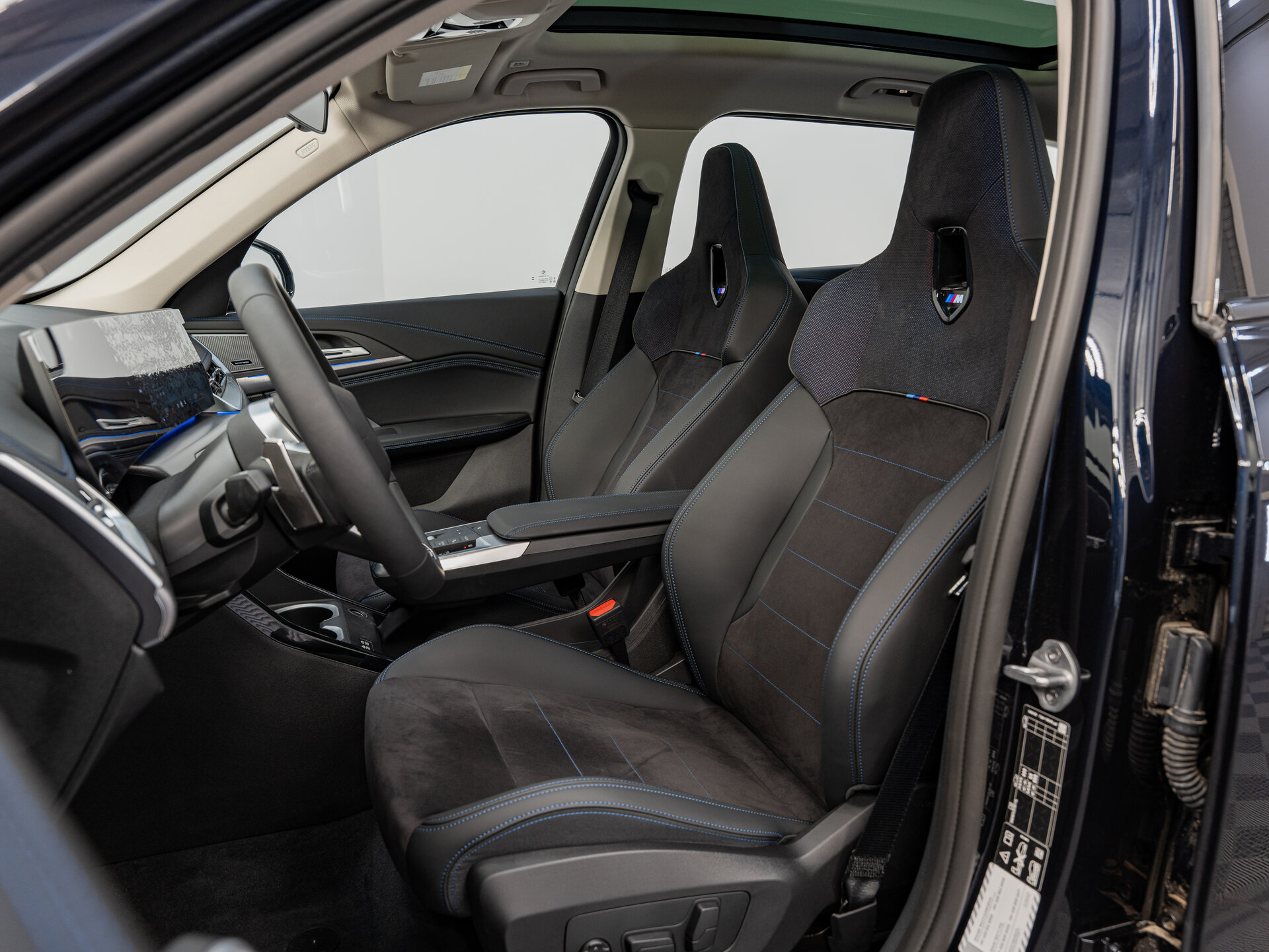 Автомобиль BMW X1 25Li xDrive 2.0 AMT (204 л.с.) 4WD - 17