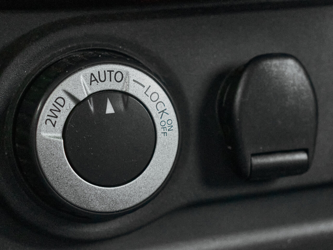 Купить Renault Duster 1.6 MT (102 л.с.) 4WD, 2014 в Екатеренбурге