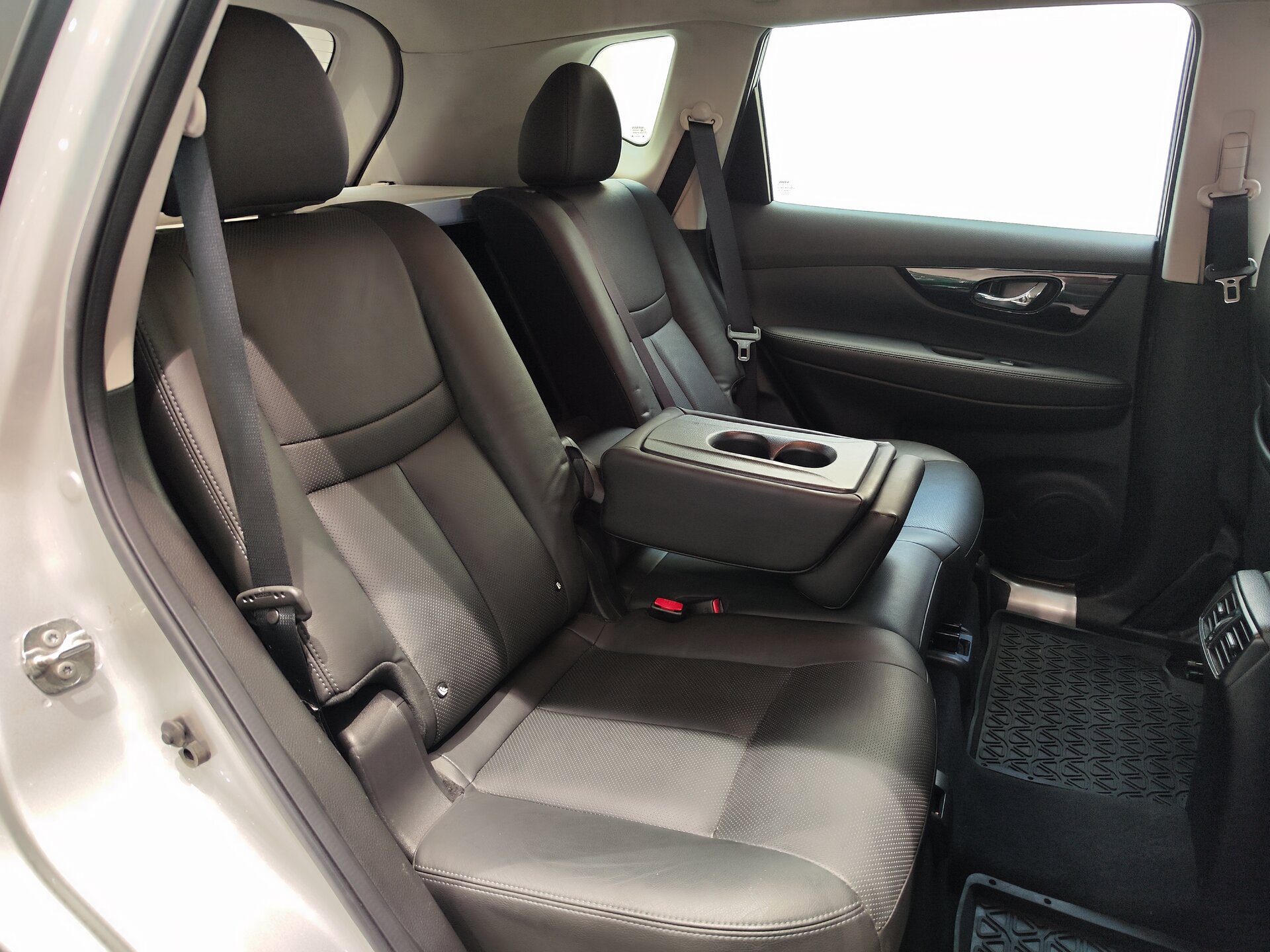 Автомобиль Nissan X-Trail 2.5 CVT (171 л.с.) 4WD - 10