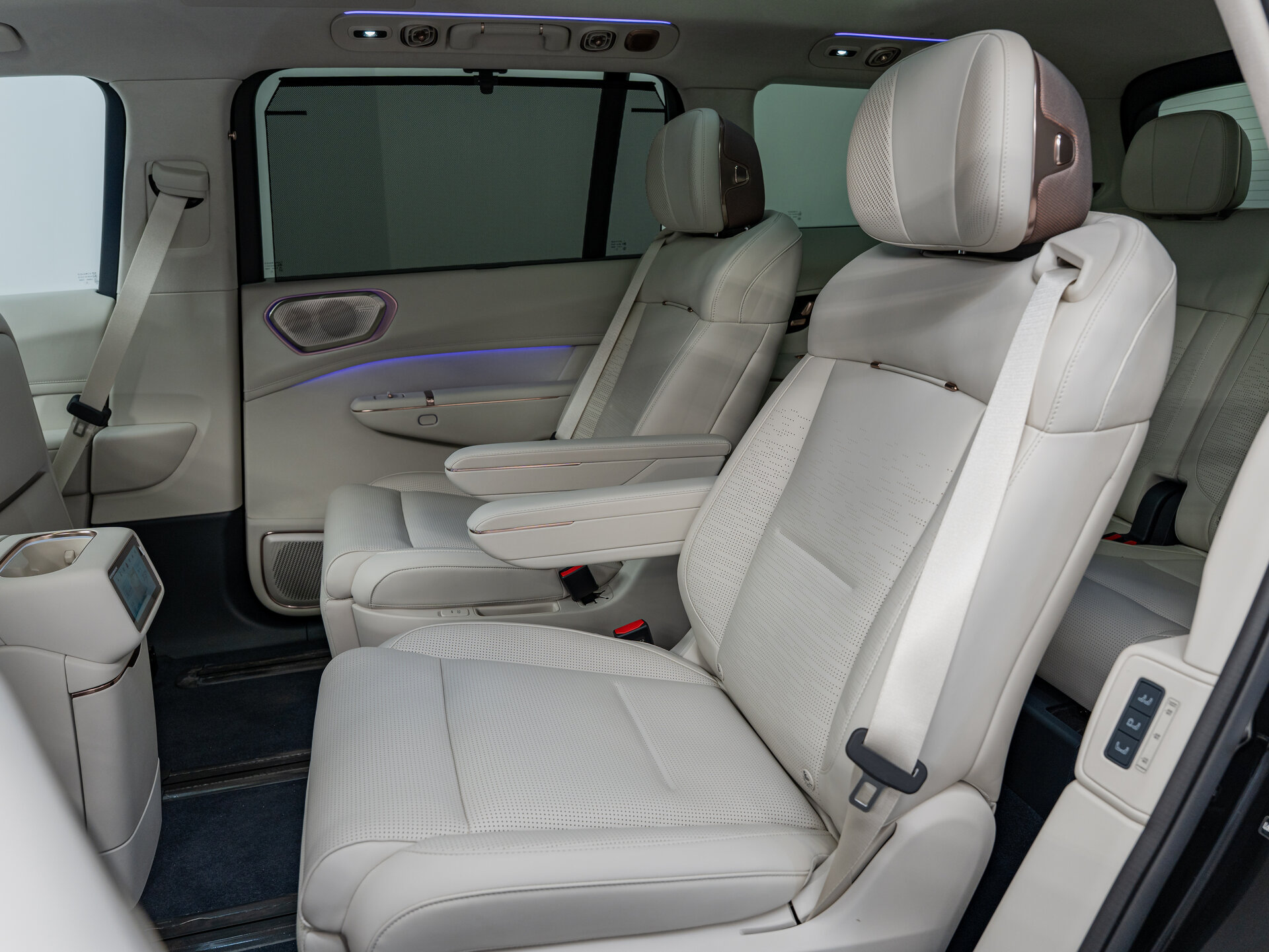 Автомобиль Lynk & Co 900 2.0hyb AT (734 л.с.) 4WD - 20