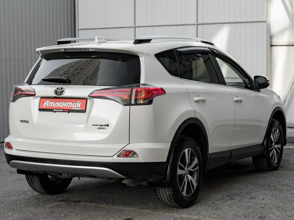Купить Toyota RAV4 2.0 CVT (146 л.с.) 4WD, 2016 в Екатеренбурге
