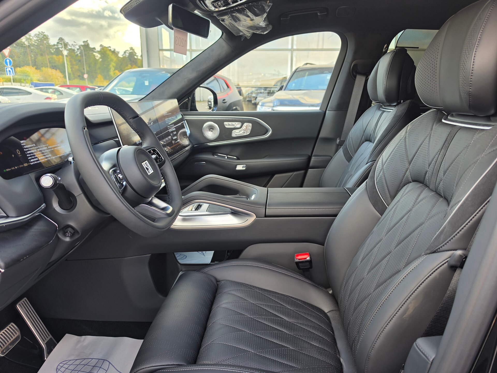 Автомобиль Zeekr 8X 70 kWh 2.0hyb AT (898 л.с.) 4WD - 11