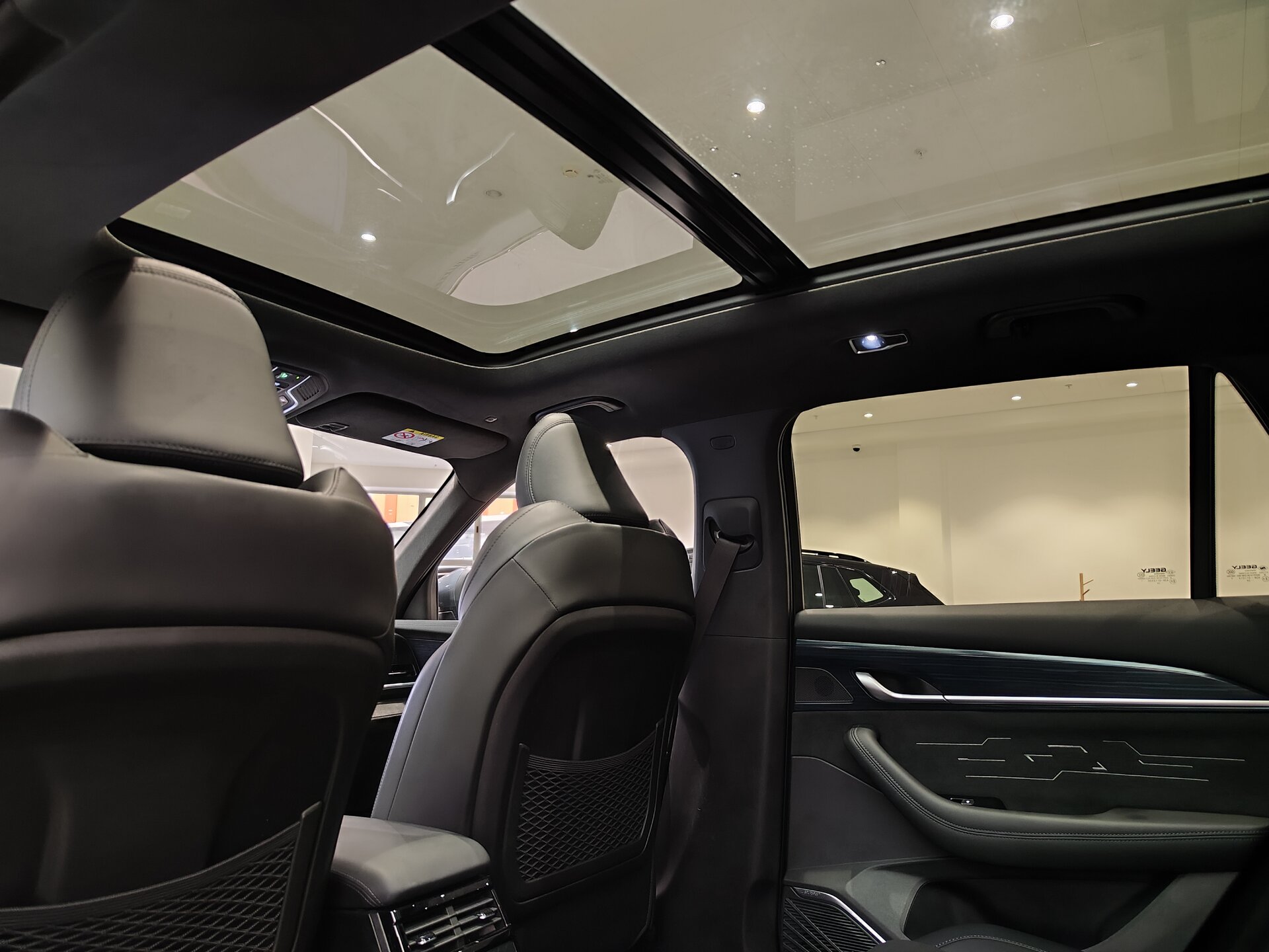 Автомобиль Geely Monjaro 2.0 AT (238 л.с.) 4WD - 10