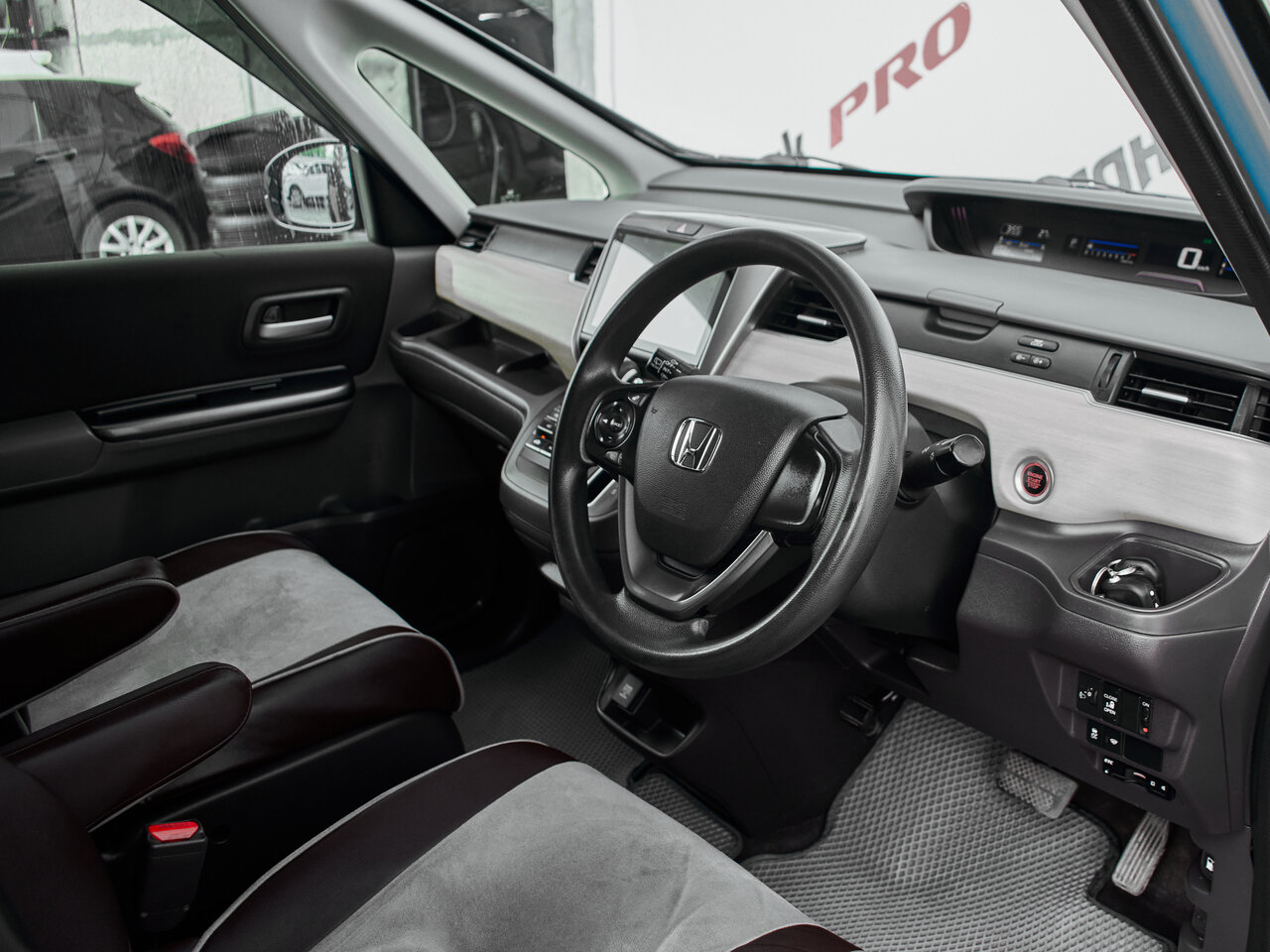 Купить Honda Freed 1.5 CVT (131 л.с.), 2016 в Екатеренбурге