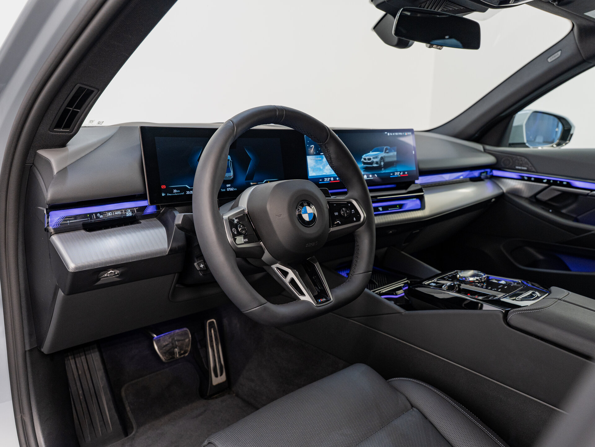 Автомобиль BMW 5 серии 530i xDrive 2.0 AT (258 л.с.) 4WD - 12