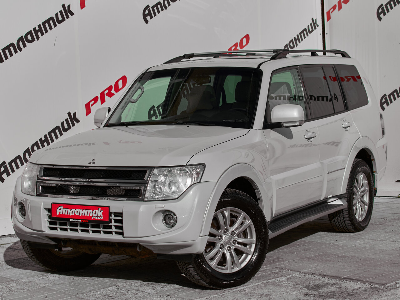 Купить Mitsubishi Pajero 3.2d AT (200 л.с.) 4WD, 2014 в Екатеренбурге