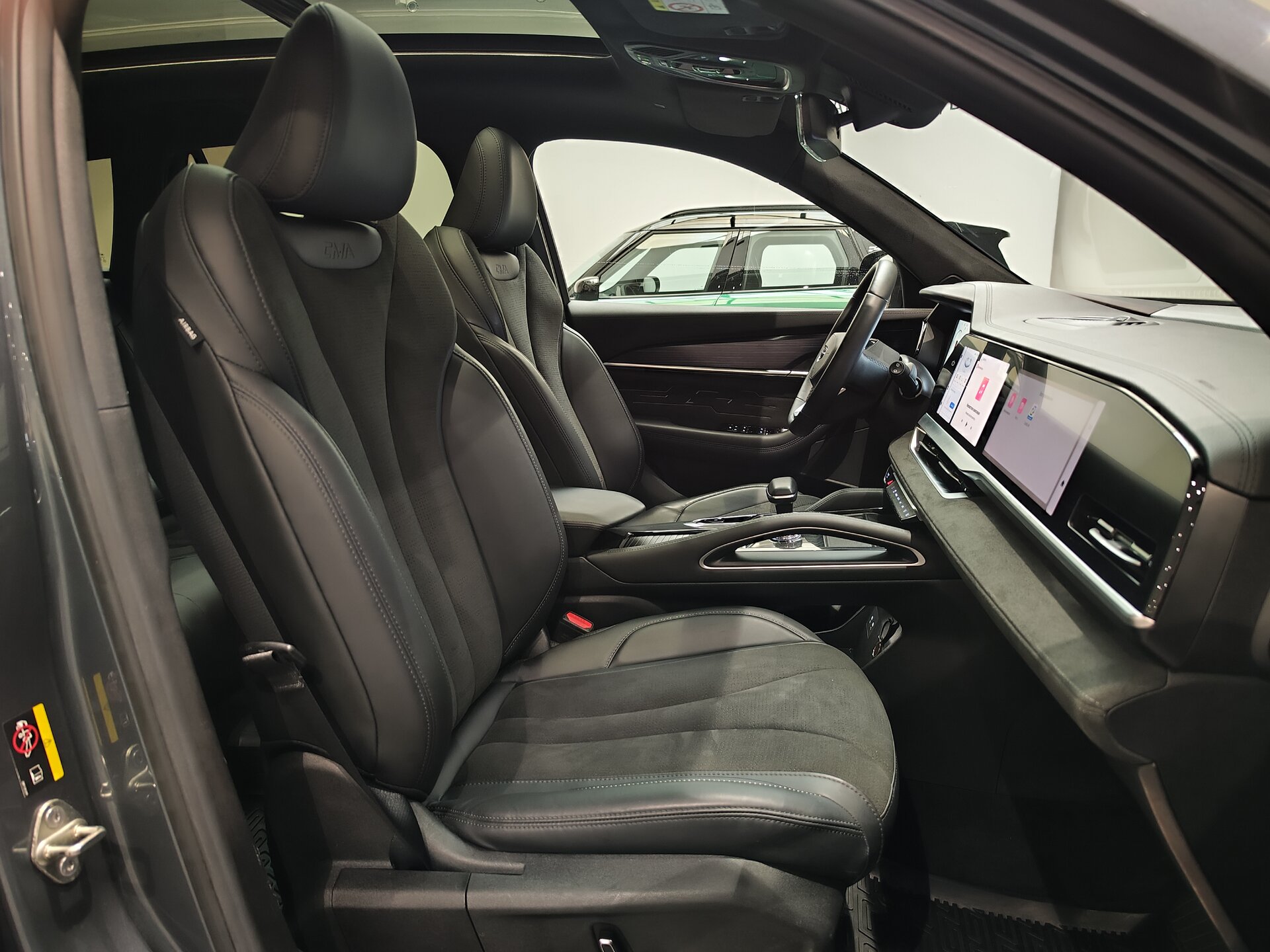 Автомобиль Geely Monjaro 2.0 AT (238 л.с.) 4WD - 12