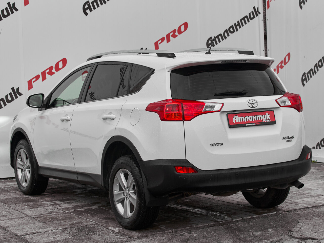 Купить Toyota RAV4 2.0 CVT (146 л.с.) 4WD, 2014 в Екатеренбурге