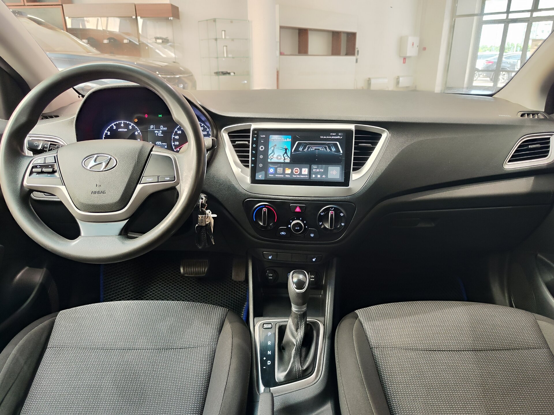 Автомобиль Hyundai Solaris 1.6 AT (123 л.с.) - 14