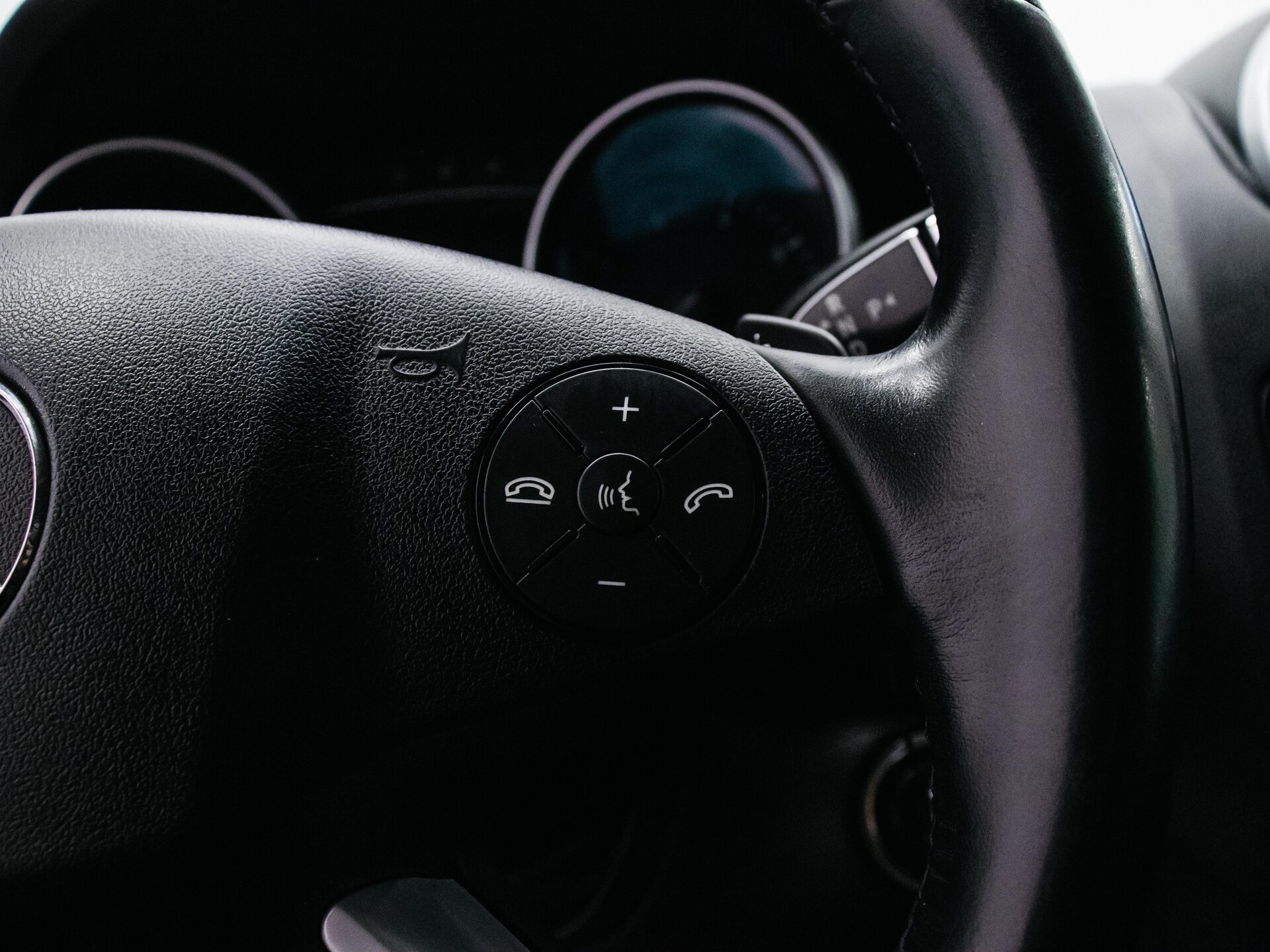 Mercedes-Benz M-Класс 2010 21