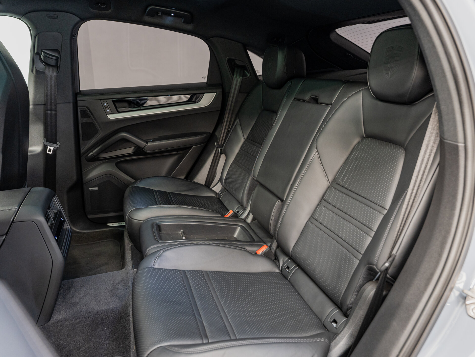 Автомобиль Porsche Cayenne S Coupé 4.0 AT (474 л.с.) 4WD - 19