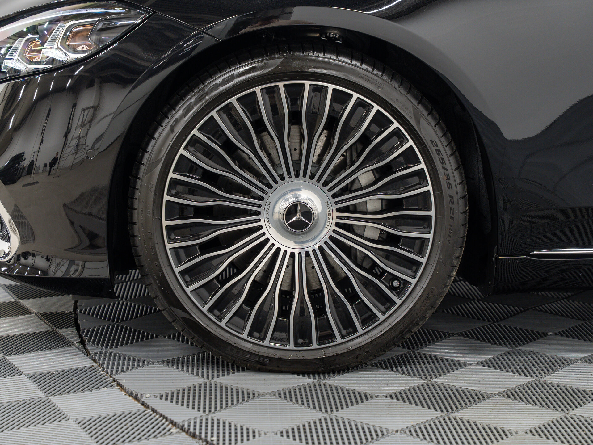 Автомобиль Mercedes-Benz Maybach S-Класс 580 4.0 AT (537 л.с.) 4WD - 5