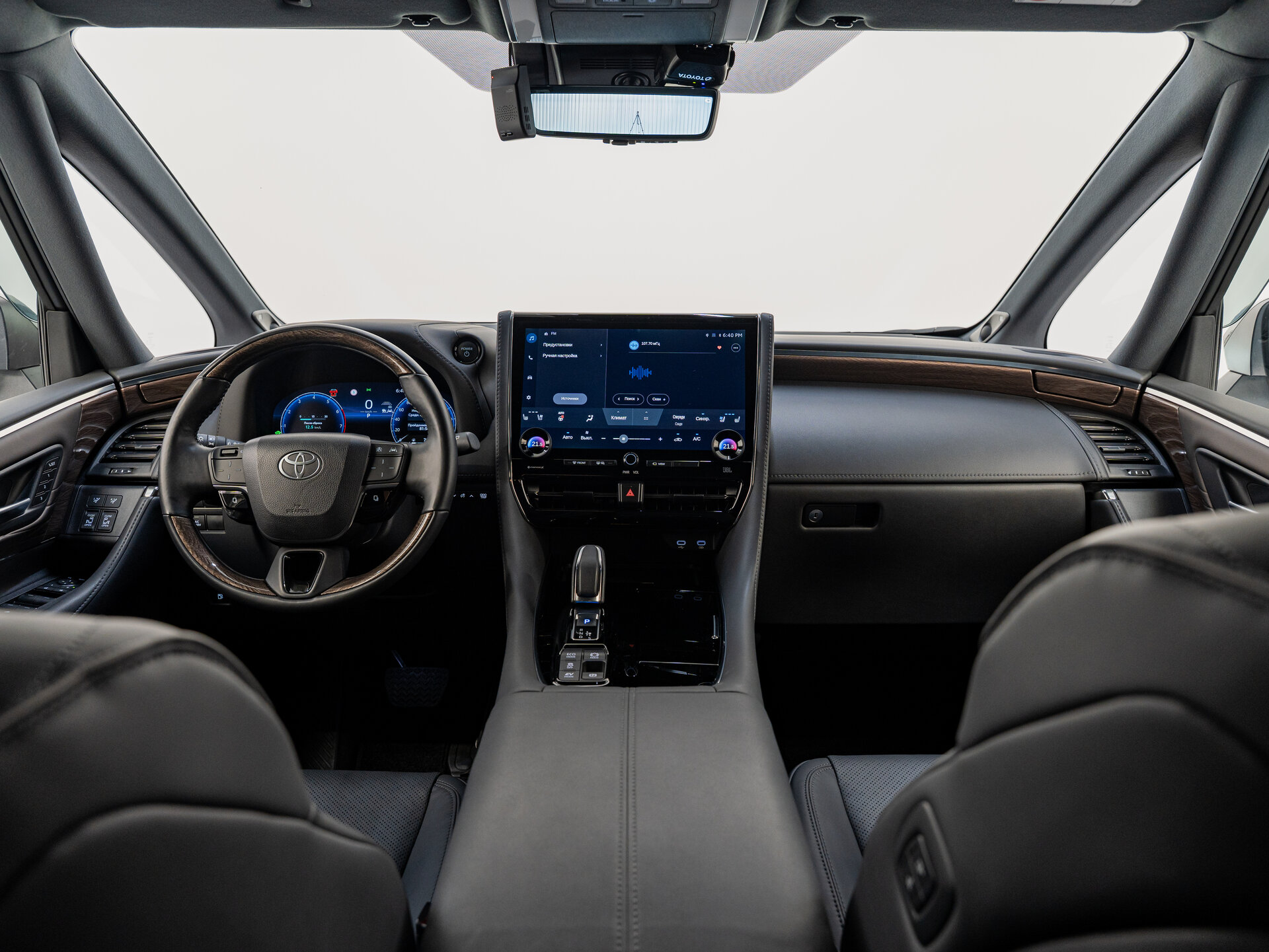 Автомобиль Toyota Alphard 2.5hyb CVT (190 л.с.) 4WD - 12