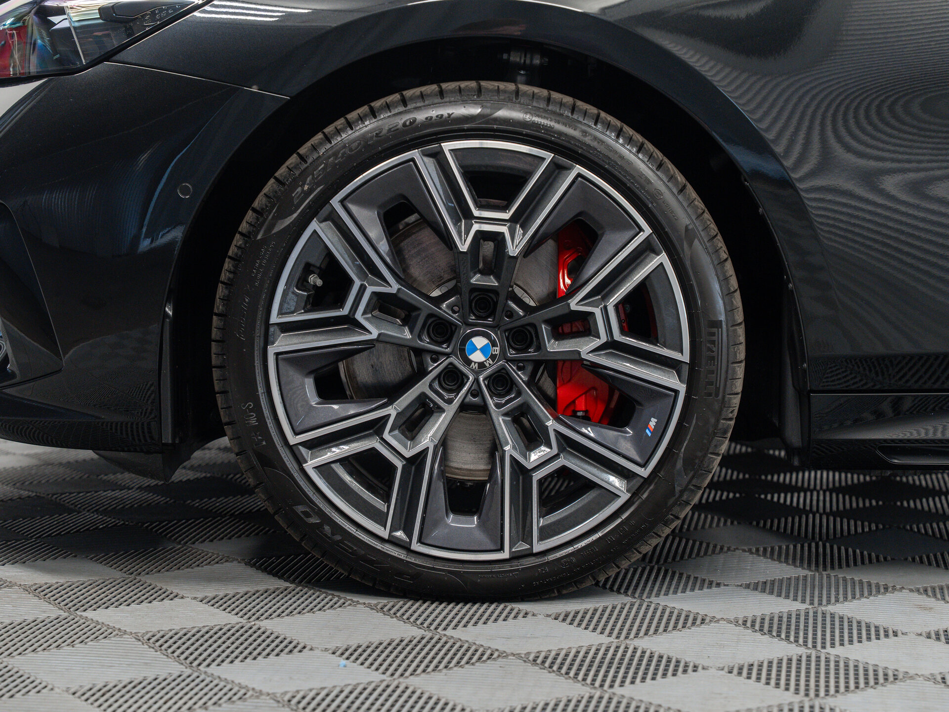 Автомобиль BMW 5 серии 540d xDrive 3.0d AT (303 л.с.) 4WD - 11