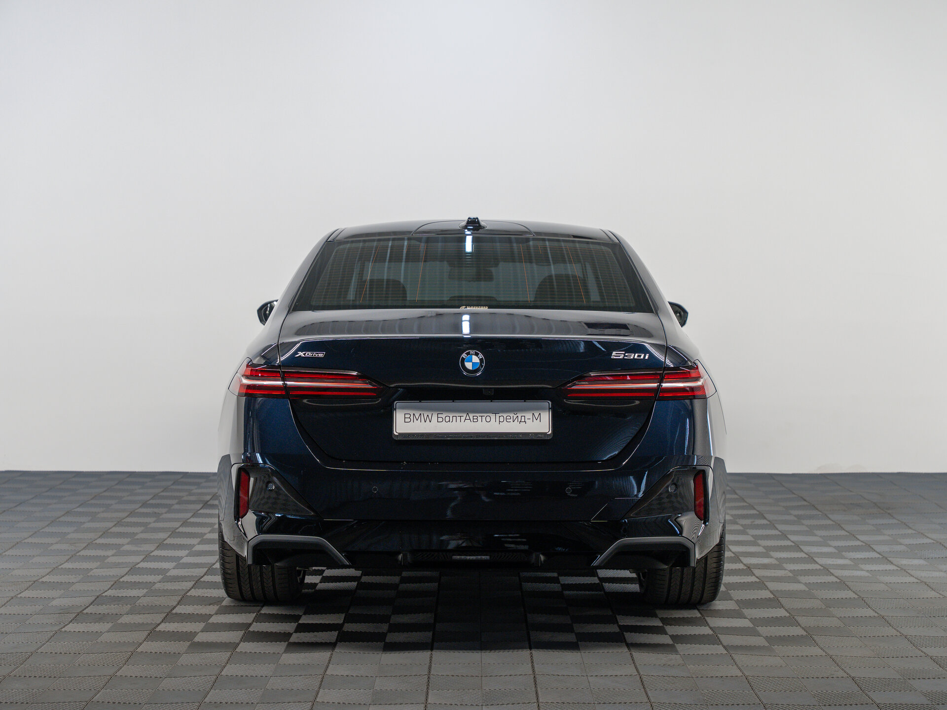 Автомобиль BMW 5 серии 530i xDrive 2.0 AT (258 л.с.) 4WD - 6