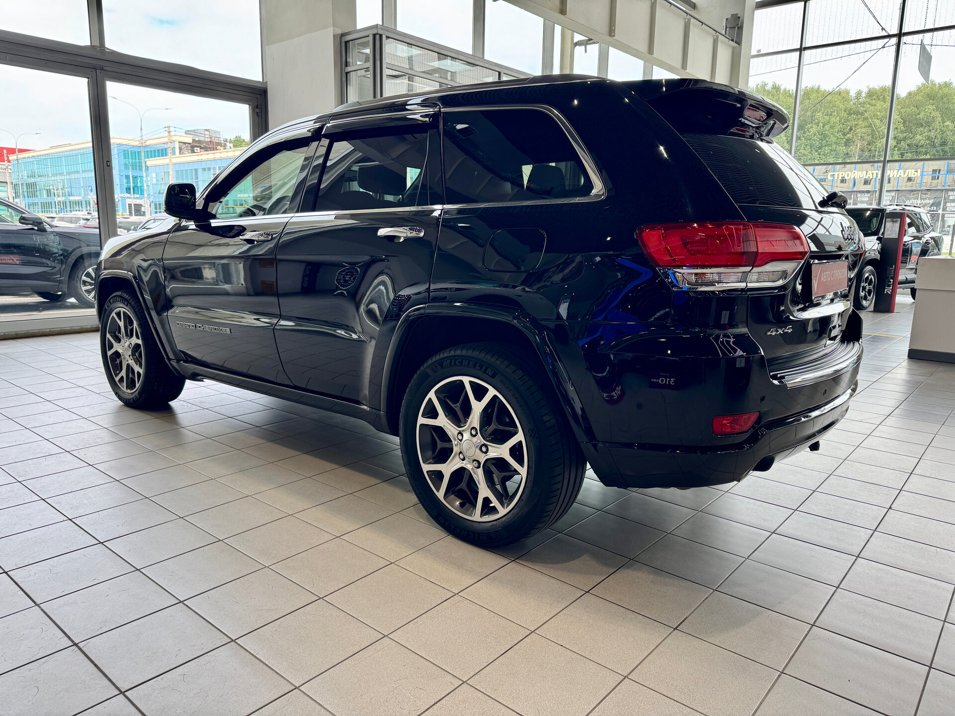 БУ автомобиль Jeep Grand Cherokee 2019  3.0 л ( 250 л. с.) Черный с пробегом 80445 км