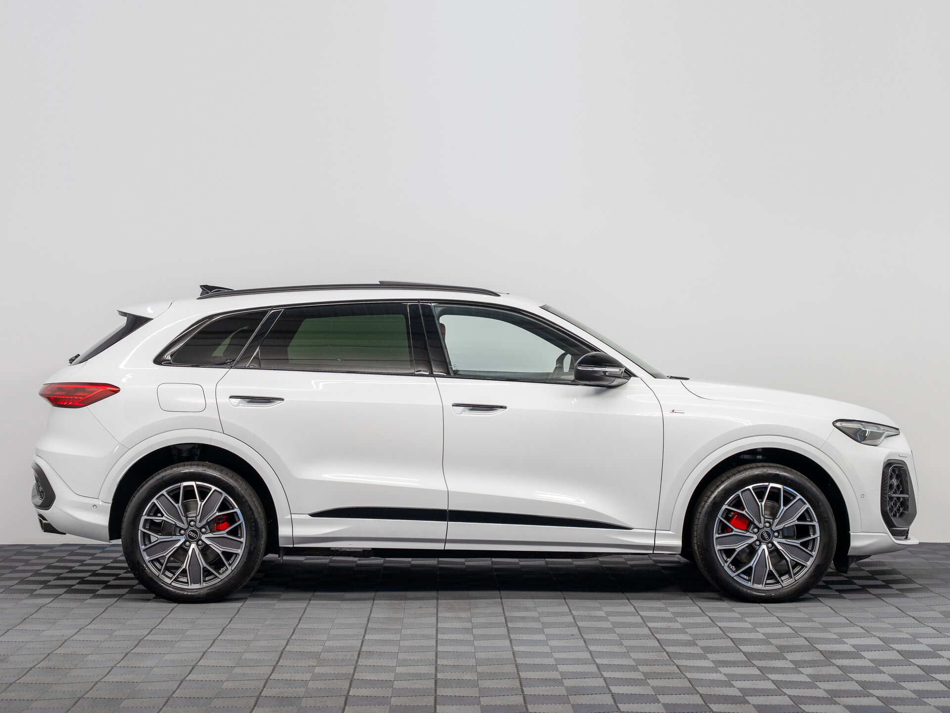 Автомобиль Audi Q5 L 2.0 AMT (204 л.с.) 4WD - 8