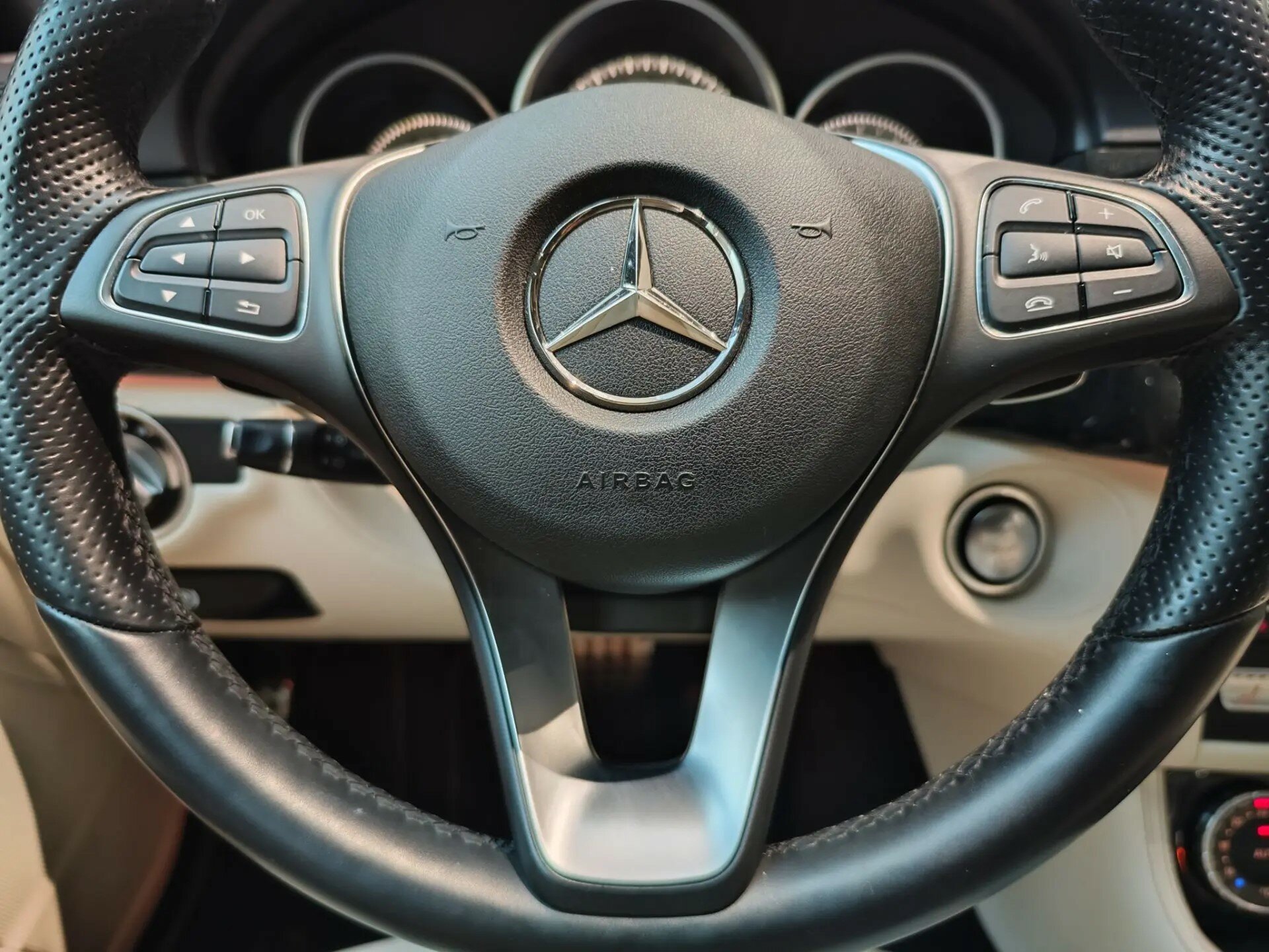 Автомобиль Mercedes-Benz CLS 400 3.0 AT (333 л.с.) 4WD - 18