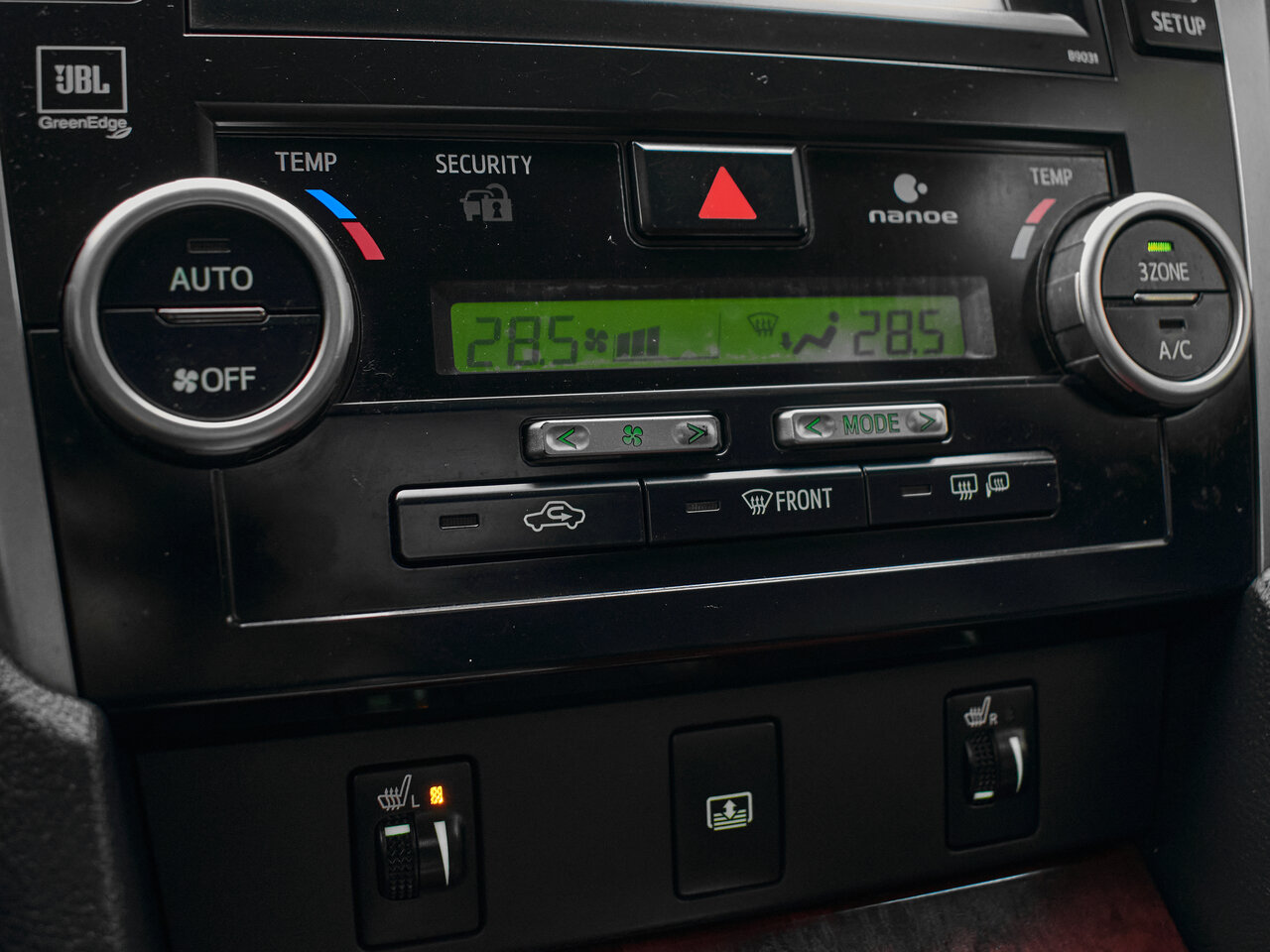 Купить Toyota Camry 3.5 AT (249 л.с.), 2013 в Екатеренбурге