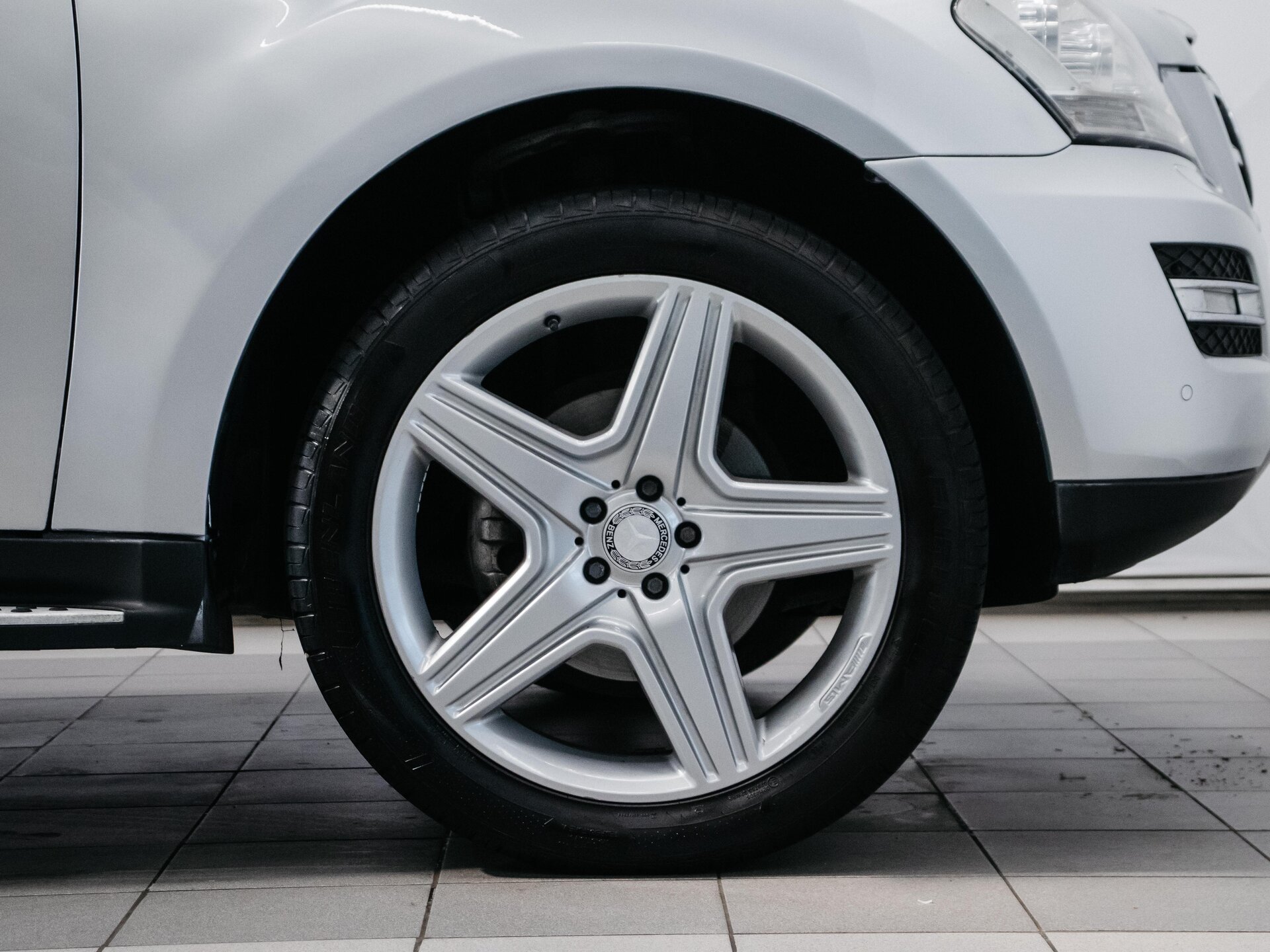 Mercedes-Benz M-Класс 2010 34