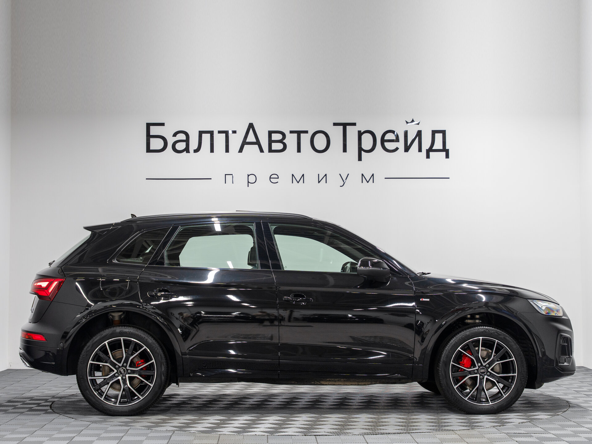 Автомобиль Audi Q5 L 45 TFSI 2.0 AMT (245 л.с.) 4WD - 6