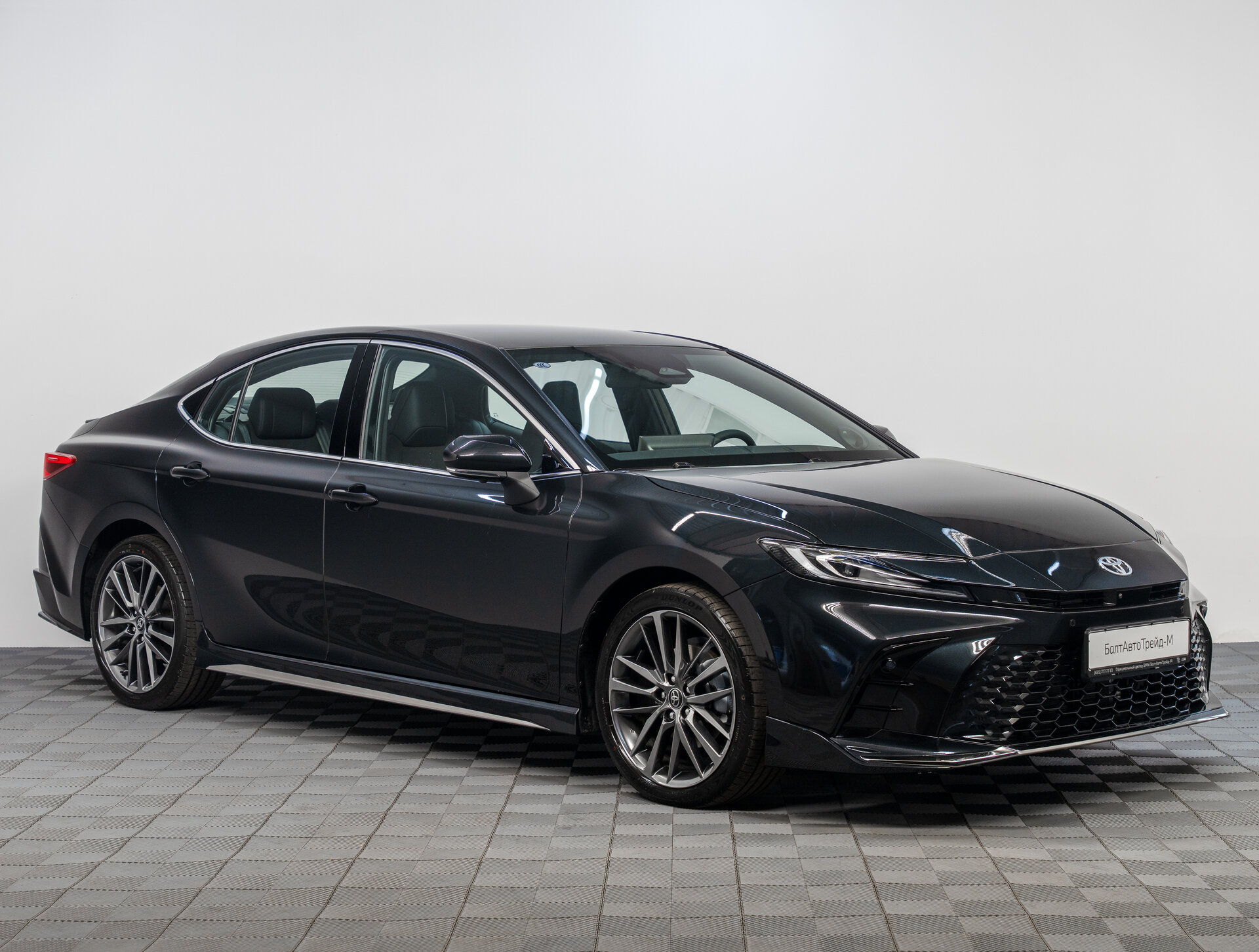 Автомобиль Toyota Camry 2.0hyb CVT (231 л.с.) - 3
