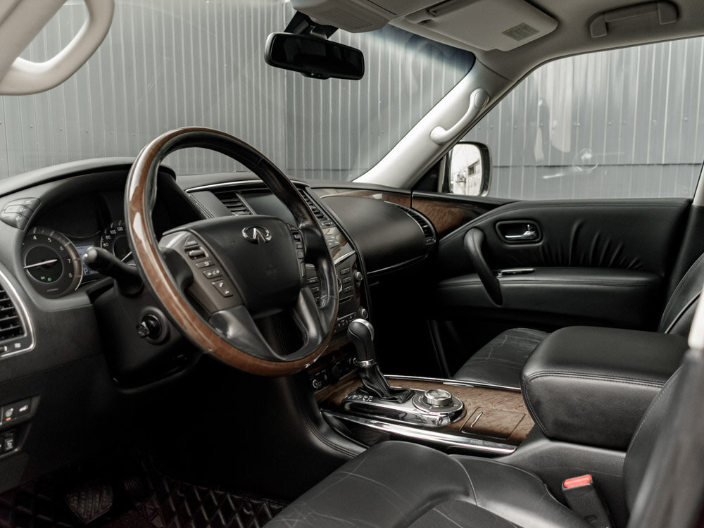 Купить Infiniti QX56 5.6 AT (405 л.с.) 4WD, 2011 в Екатеренбурге
