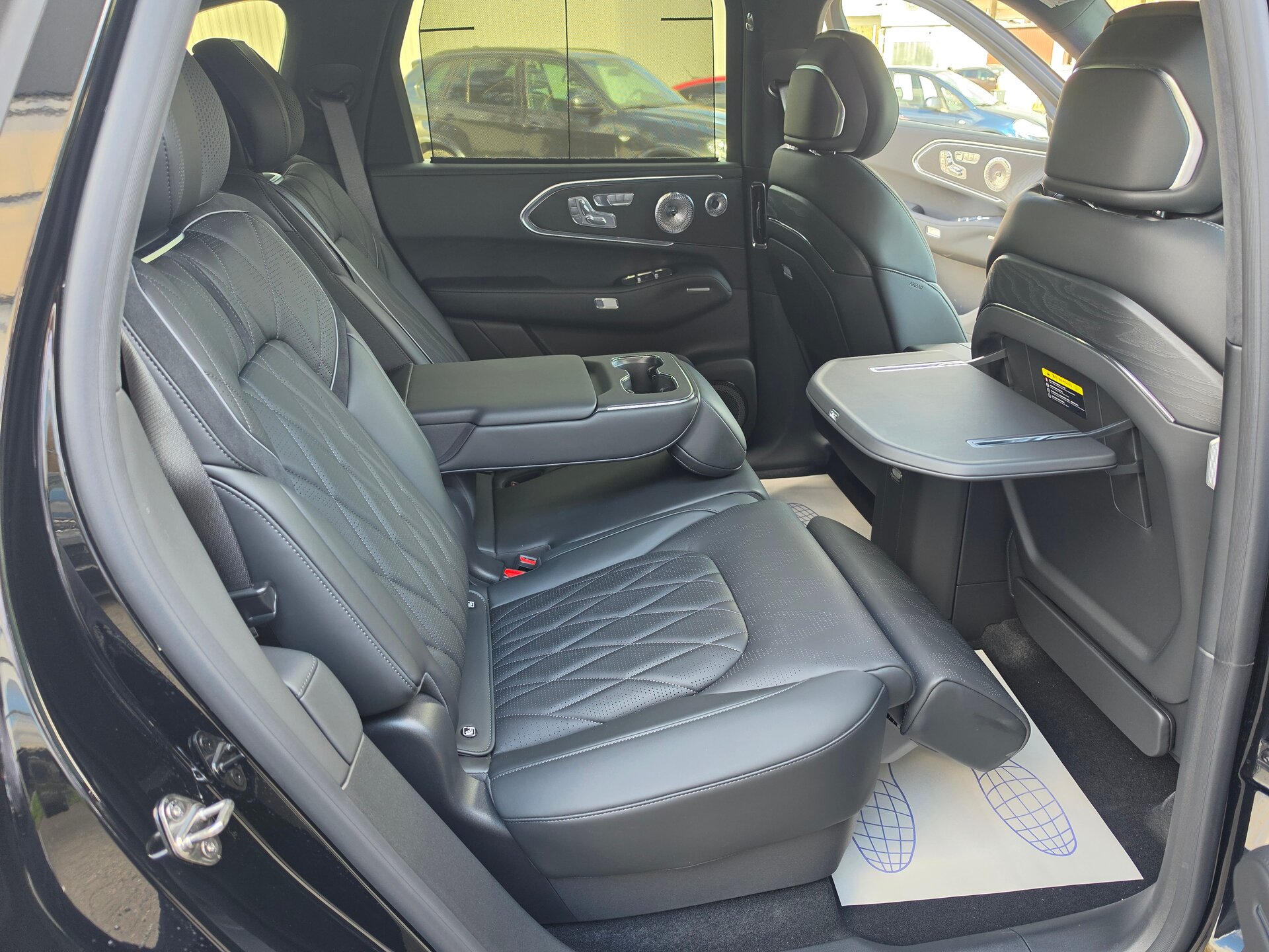 Автомобиль Zeekr 8X 70 kWh 2.0hyb AT (898 л.с.) 4WD - 4