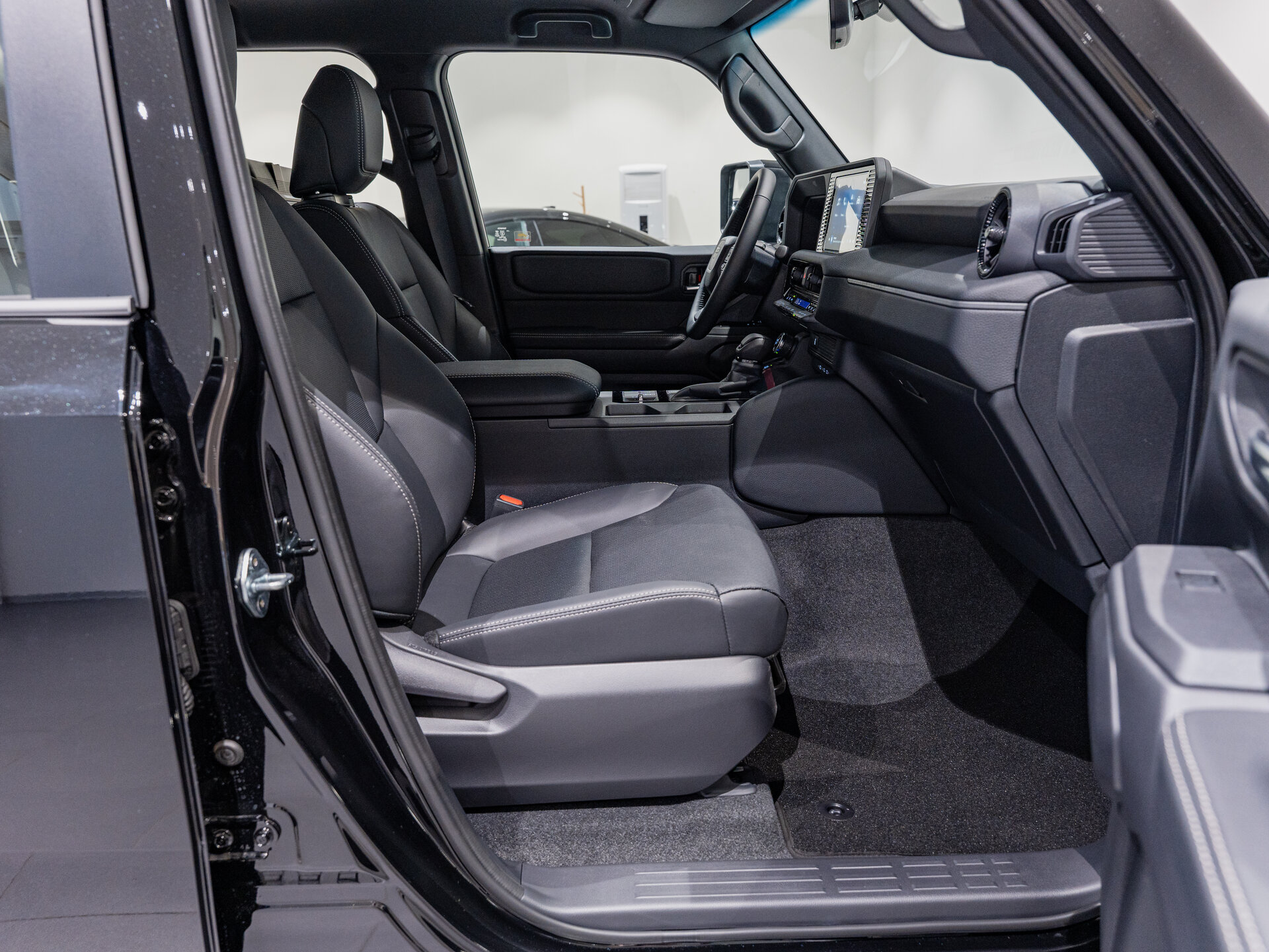 Автомобиль Toyota Land Cruiser Prado 2.8d AT (204 л.с.) 4WD - 10