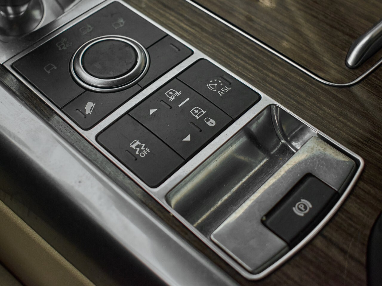 Купить Land Rover Range Rover Sport 3.0d AT (249 л.с.) 4WD, 2015 в Екатеренбурге