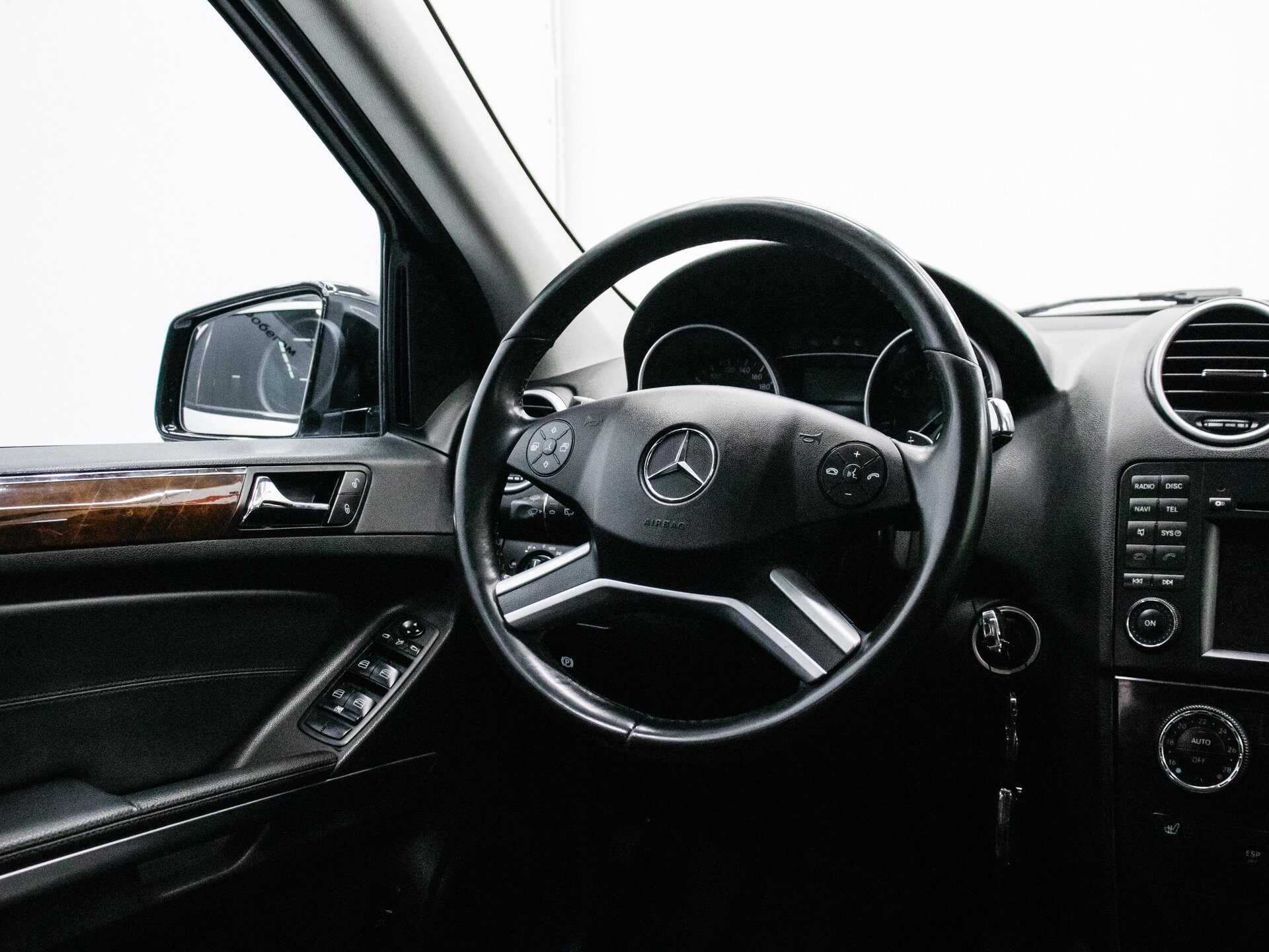 Mercedes-Benz M-Класс 2010 12