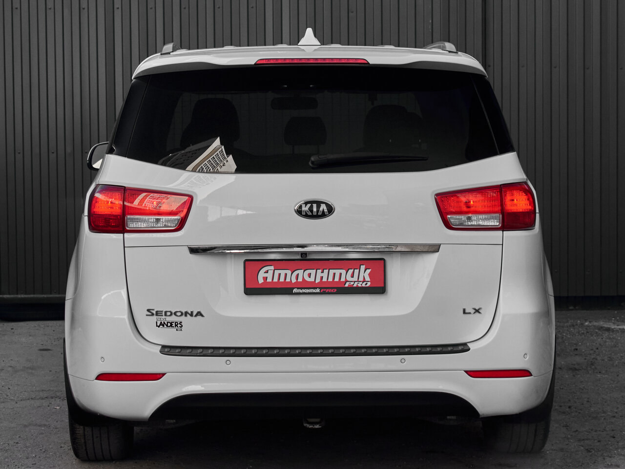 Купить Kia Sedona 3.3 AT (276 л.с.), 2015 в Екатеренбурге