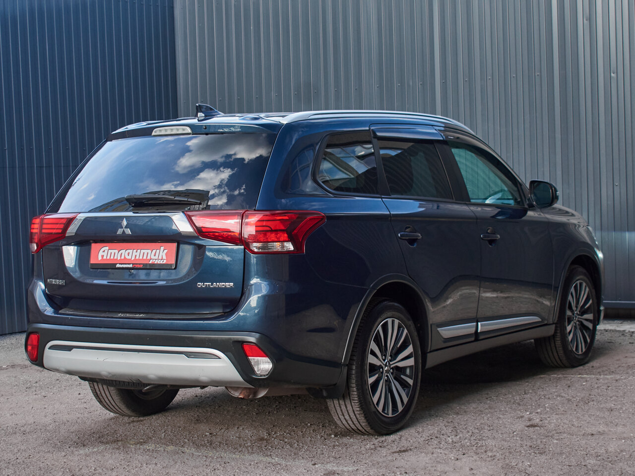 Купить Mitsubishi Outlander 2.0 CVT (146 л.с.) 4WD, 2019 в Екатеренбурге