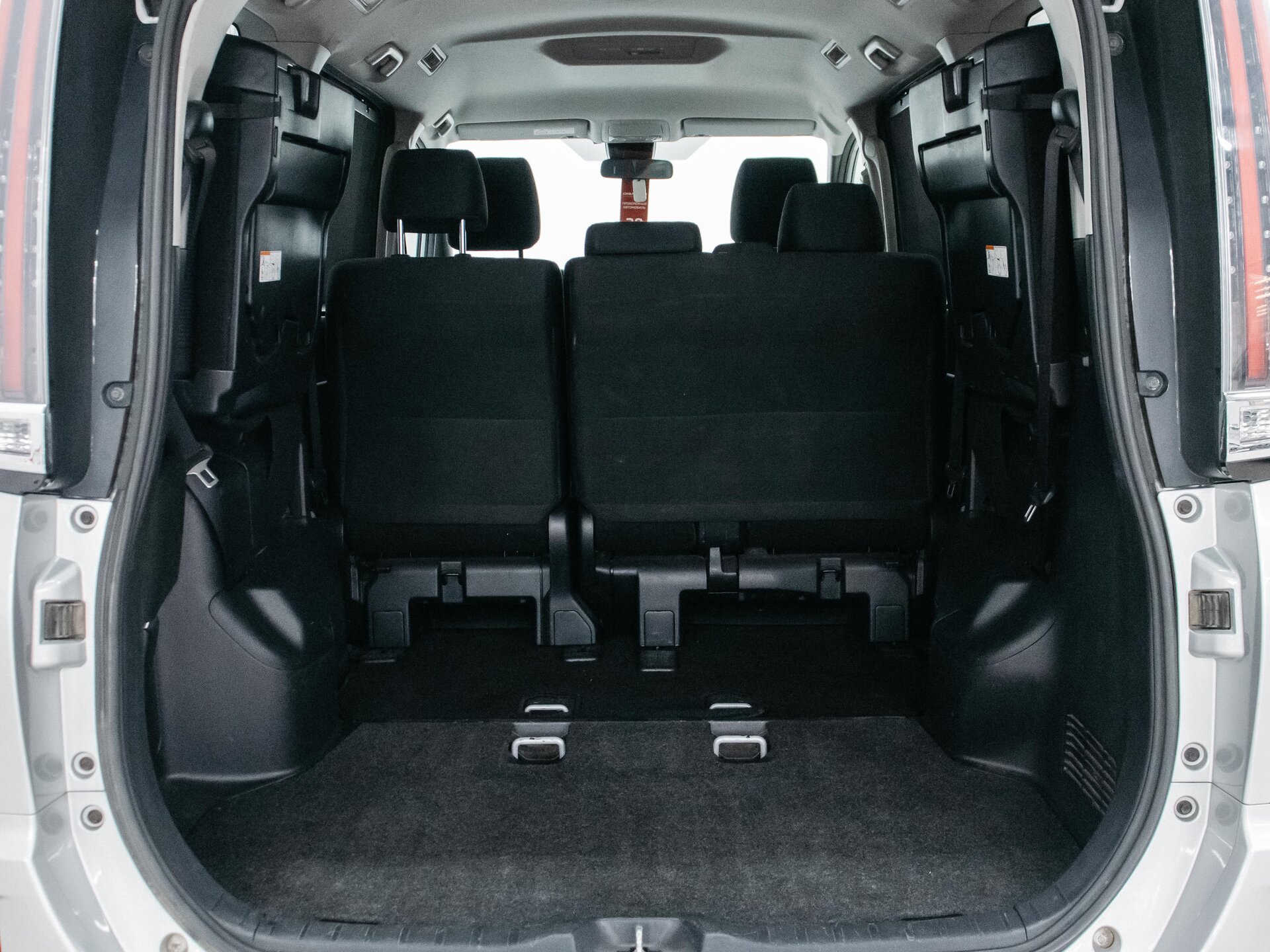 Toyota Noah 2018 26