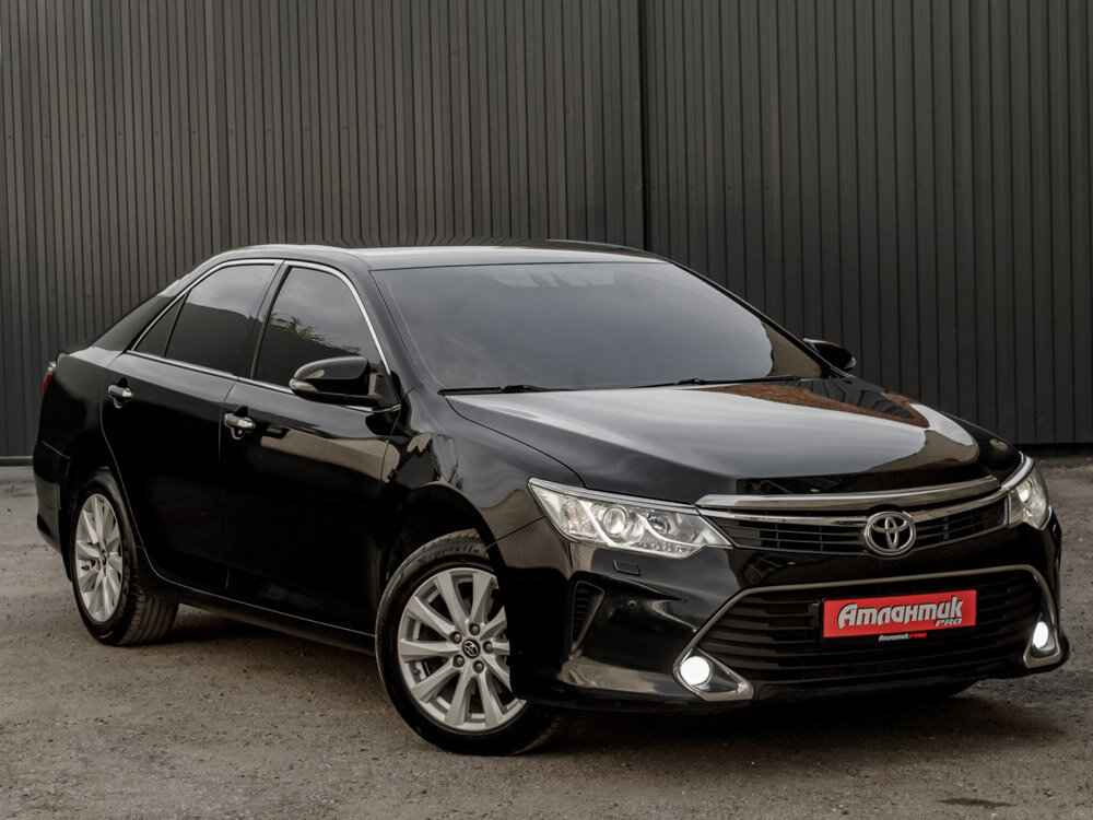 Купить Toyota Camry 2.5 AT (181 л.с.), 2015 в Екатеренбурге