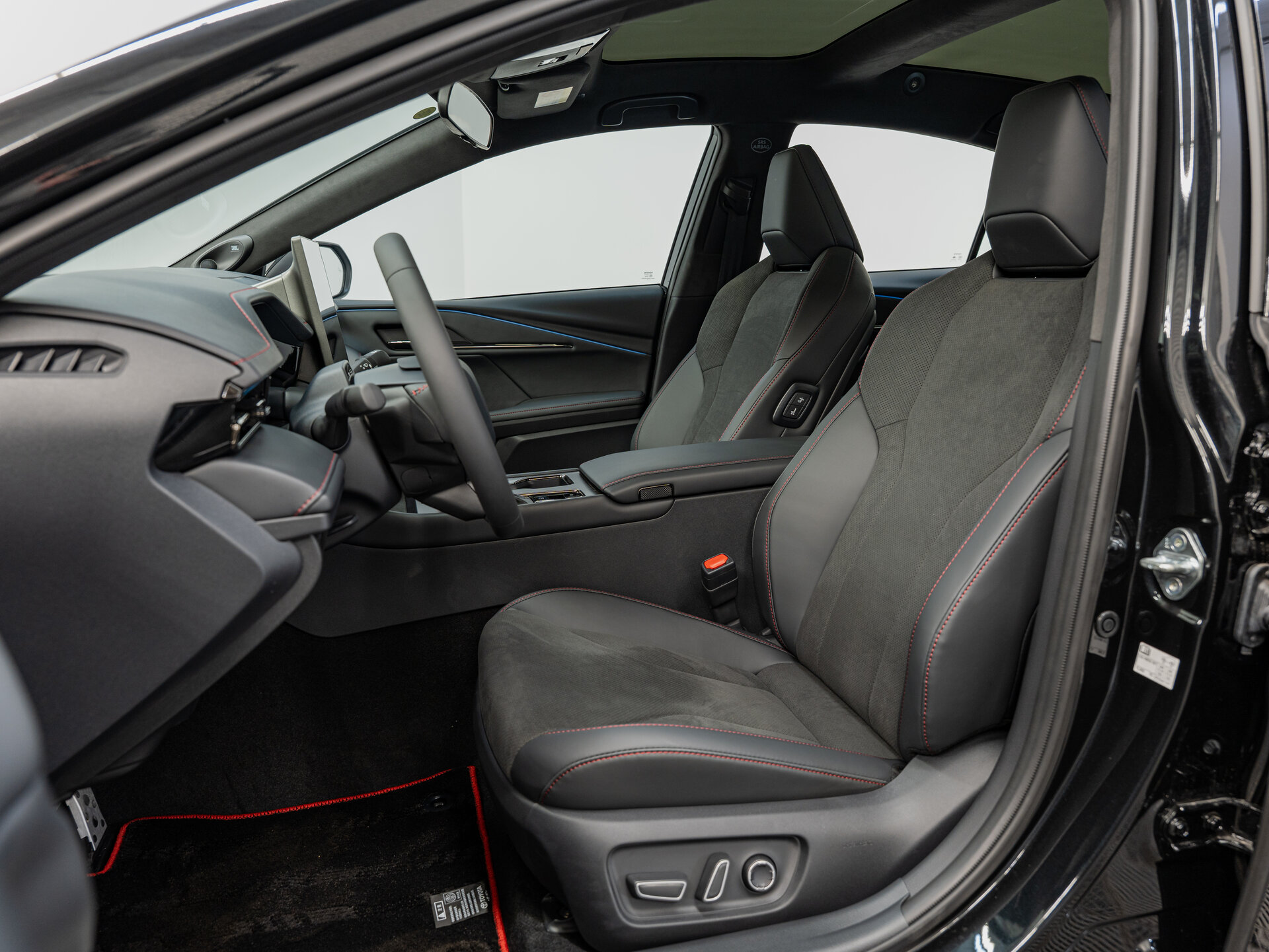 Автомобиль Toyota Camry 2.0hyb CVT (231 л.с.) - 19